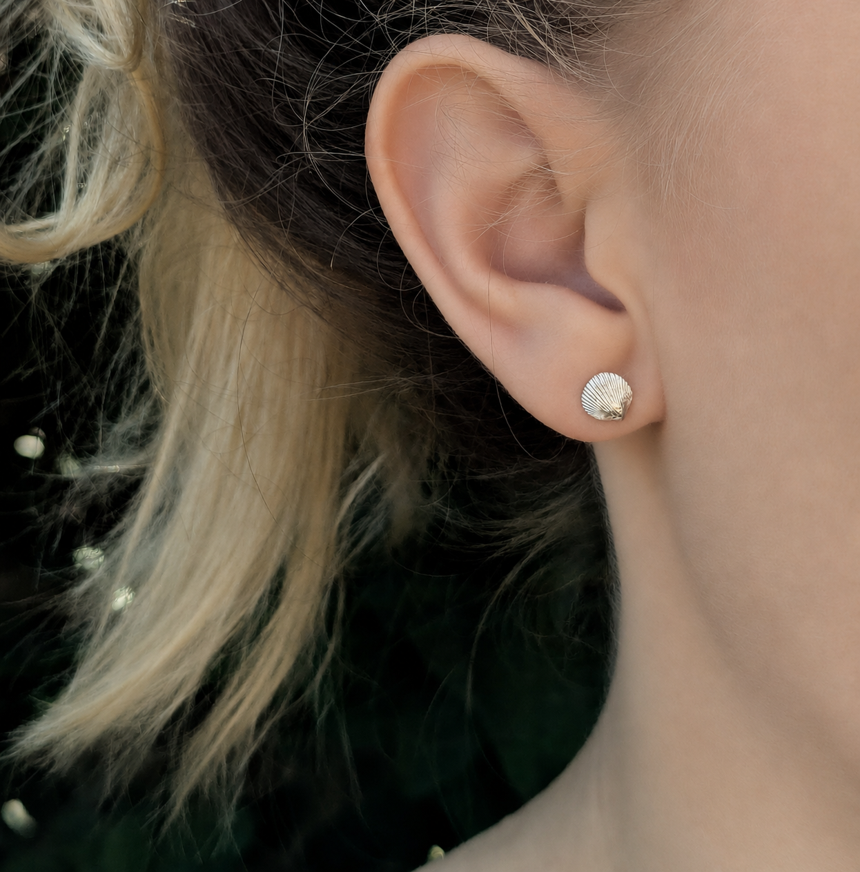aus cockle earring better.png