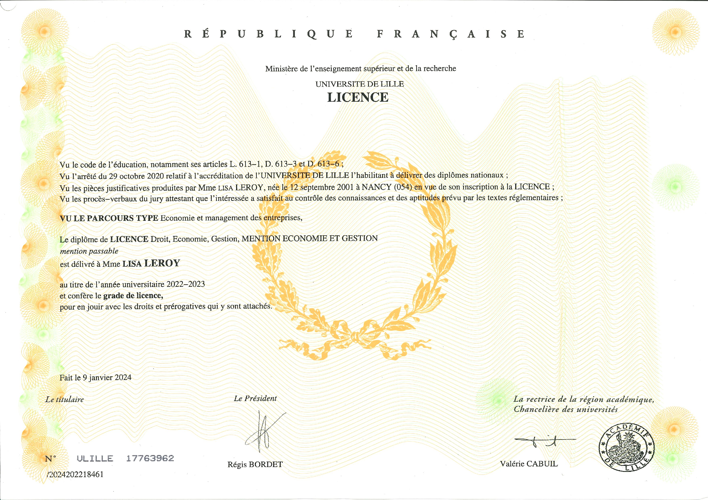 Diplôme de Licence Droit, Économie et Gestion de la fondatrice de Lauréat