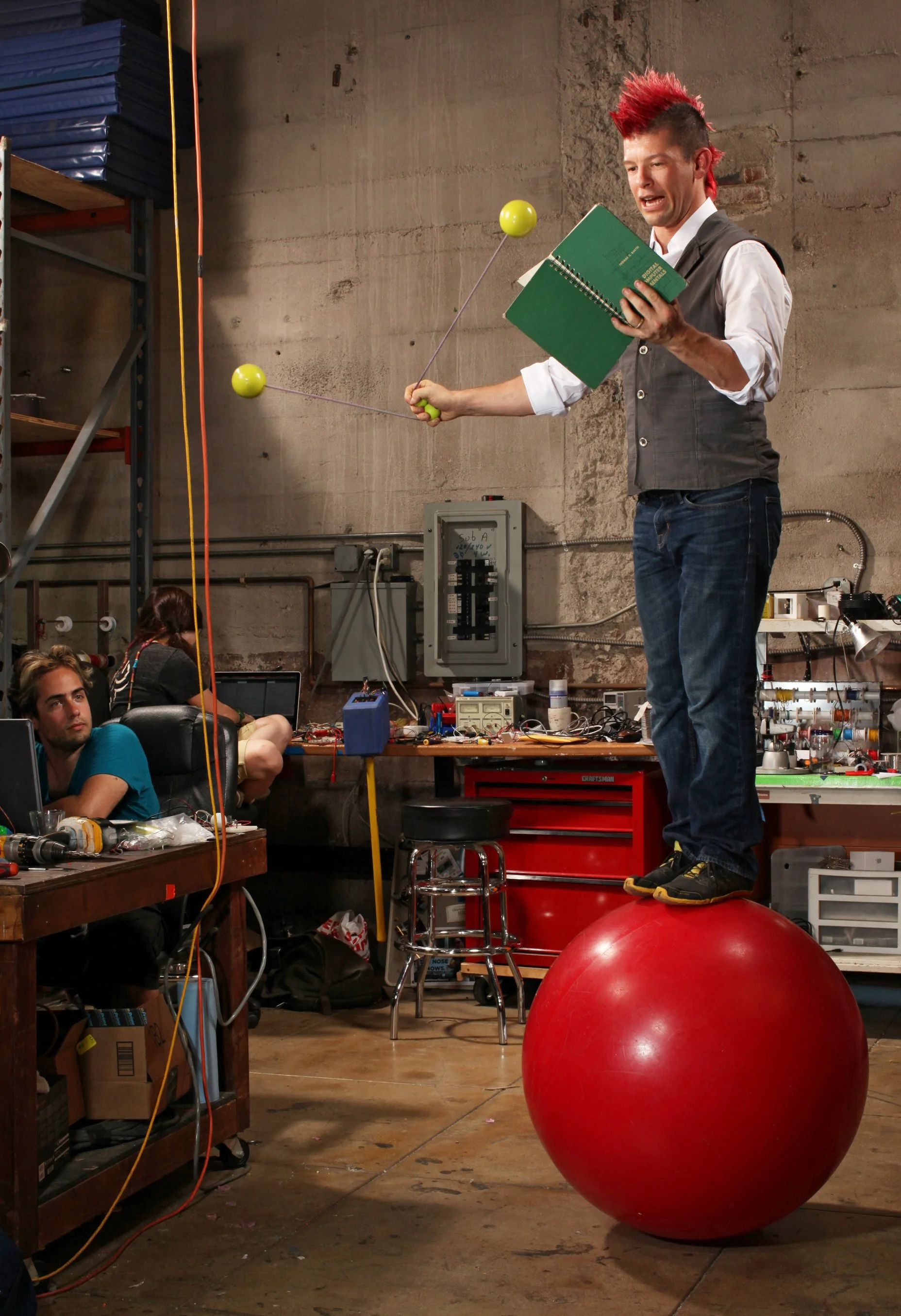 013_WiredUK_2BitCircus_265.jpg