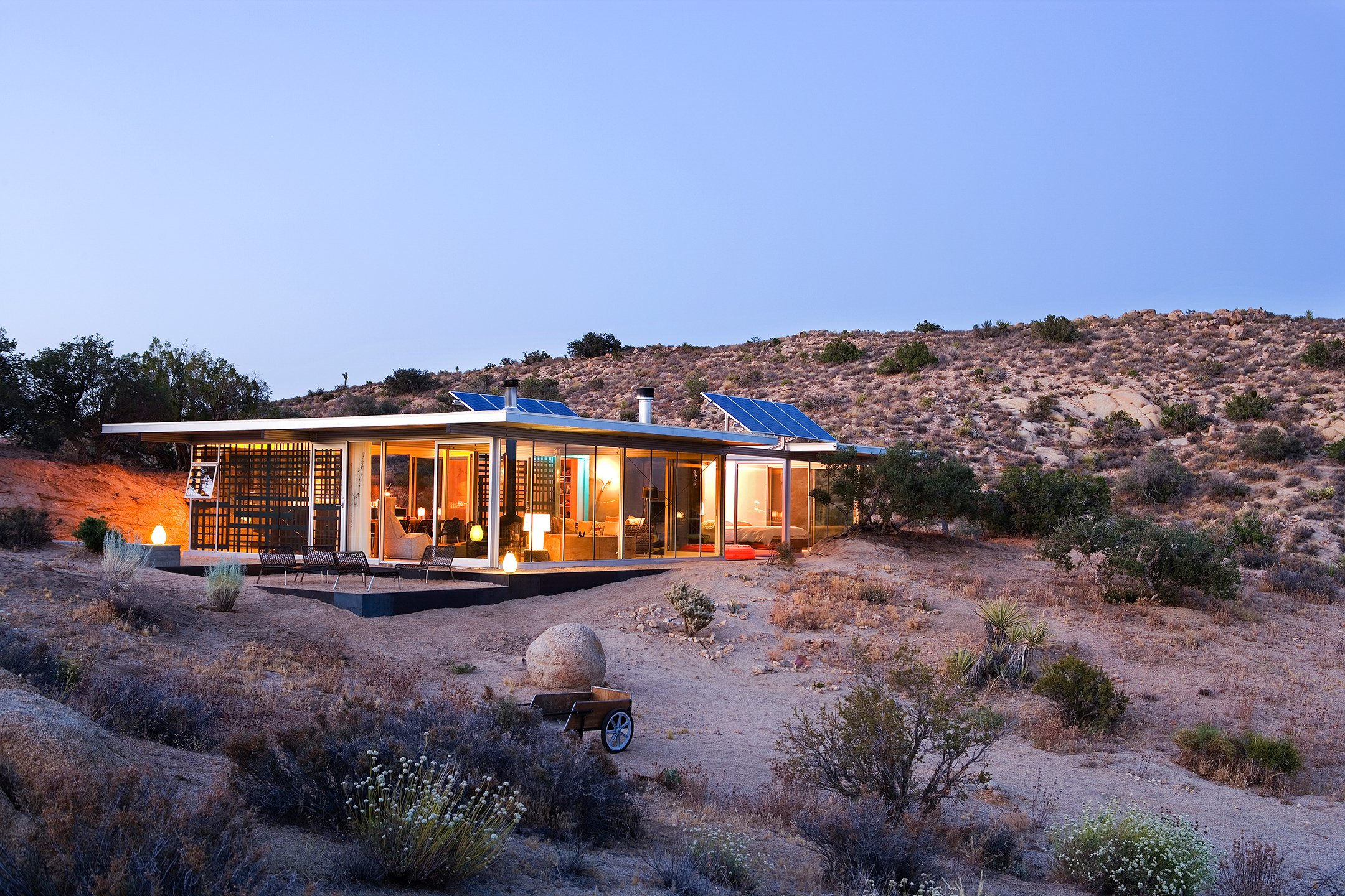026_Dwell_TaalmanKochHouse_9847_sm.jpg