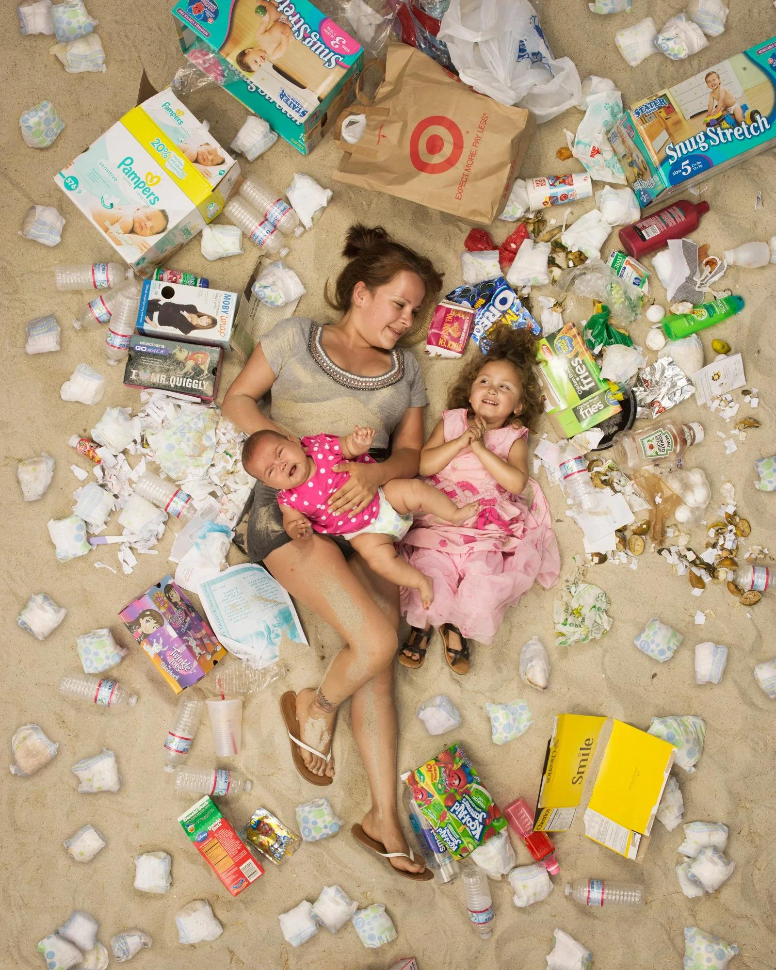 015_7 Days of Garbage_Alicia and Daughters 66003_v432x40.jpg