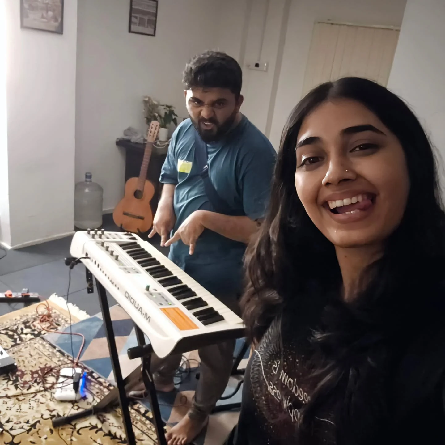✨️To a beautiful jam sesh🎸🎙

#jamsesh #indiemusic #altrockduo #AltRock