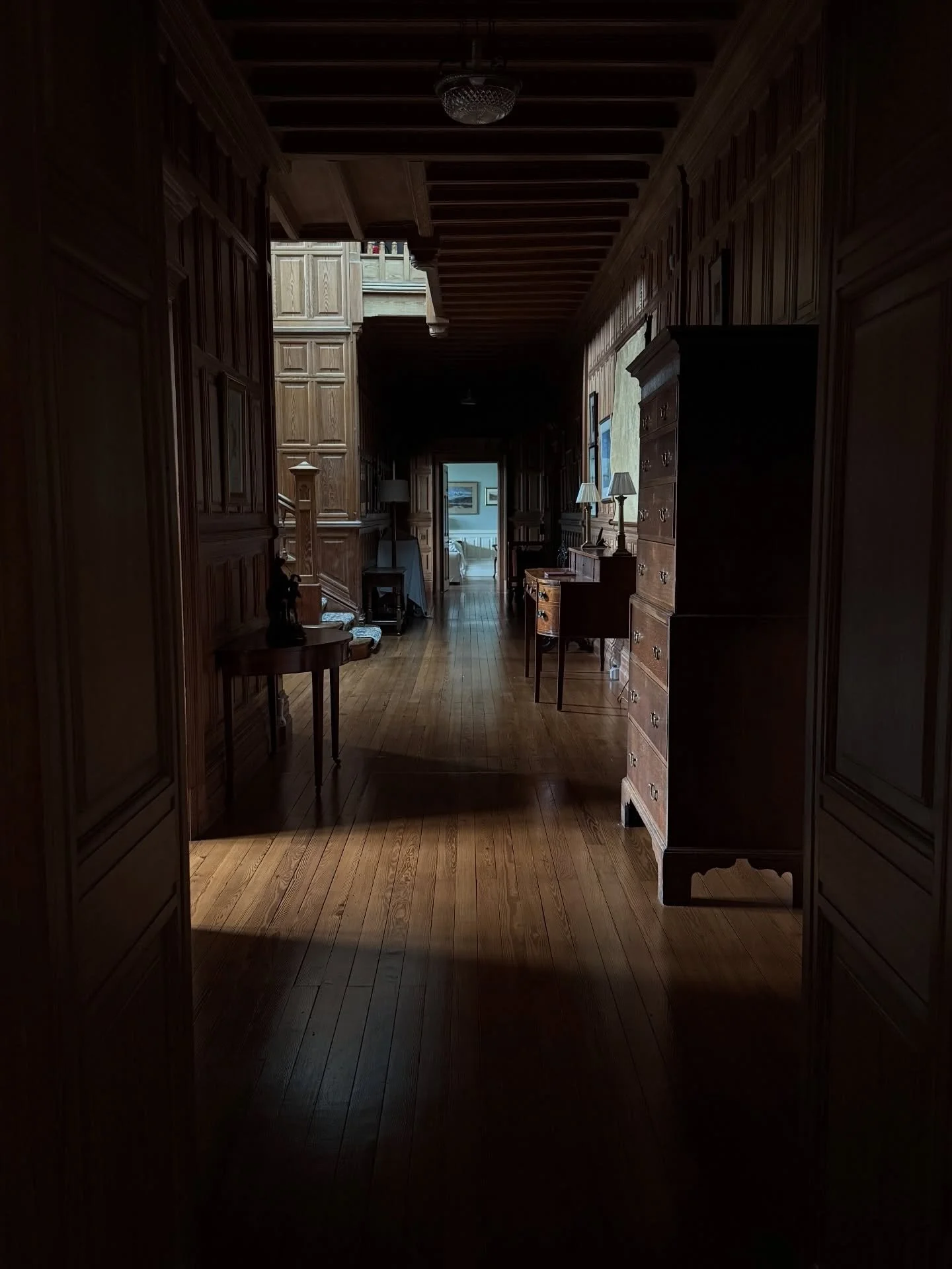 Where shadows tell stories and every corridor holds a piece of history. 

#PersieHouse #HistoricHomes #ArchitectureLovers #MoodyAesthetics #HeritageBuilding