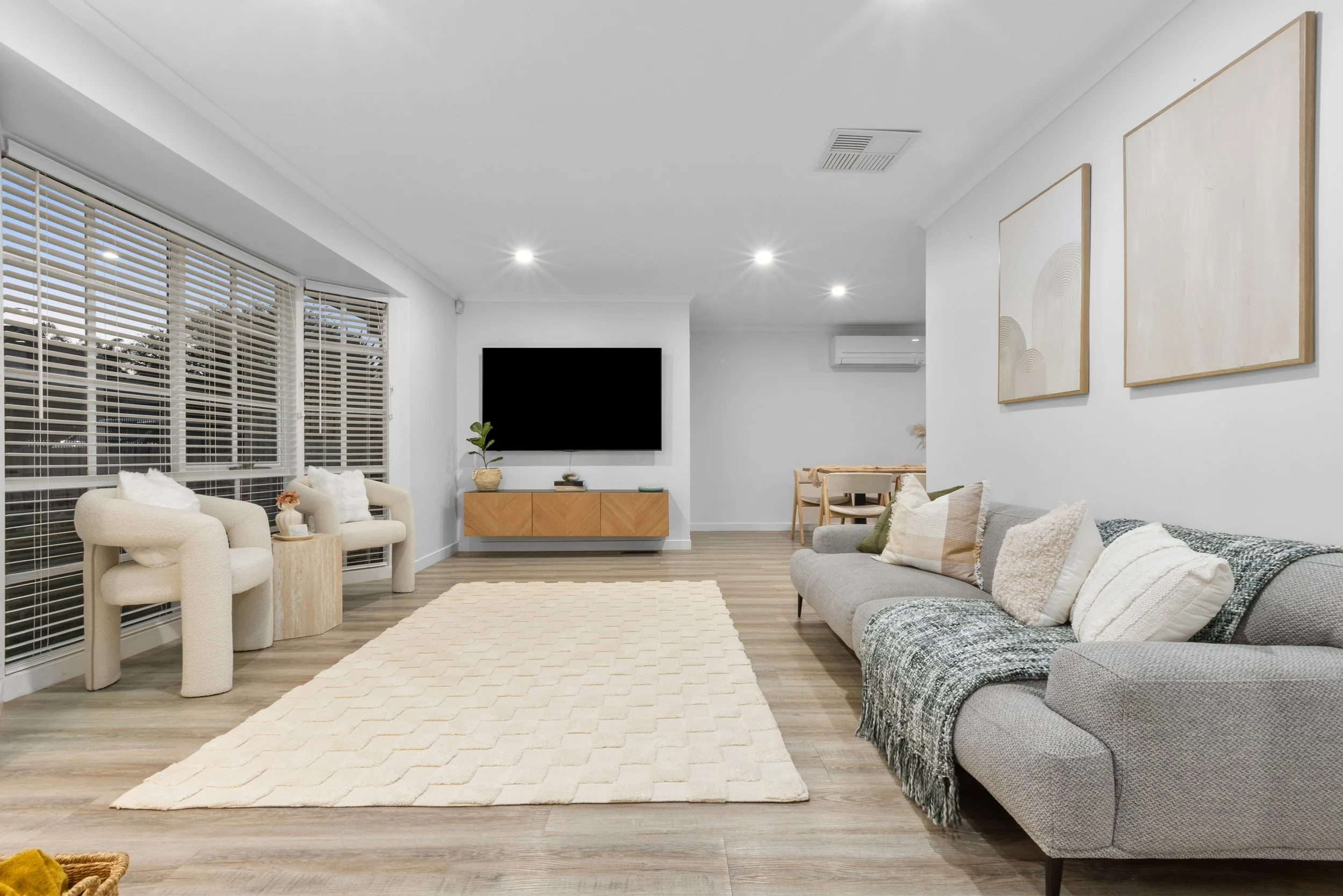 LR5_2559Seaton.jpg