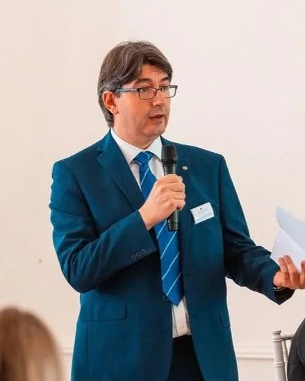 Scott Gallacher delivering a presentation on retirement and financial planning
