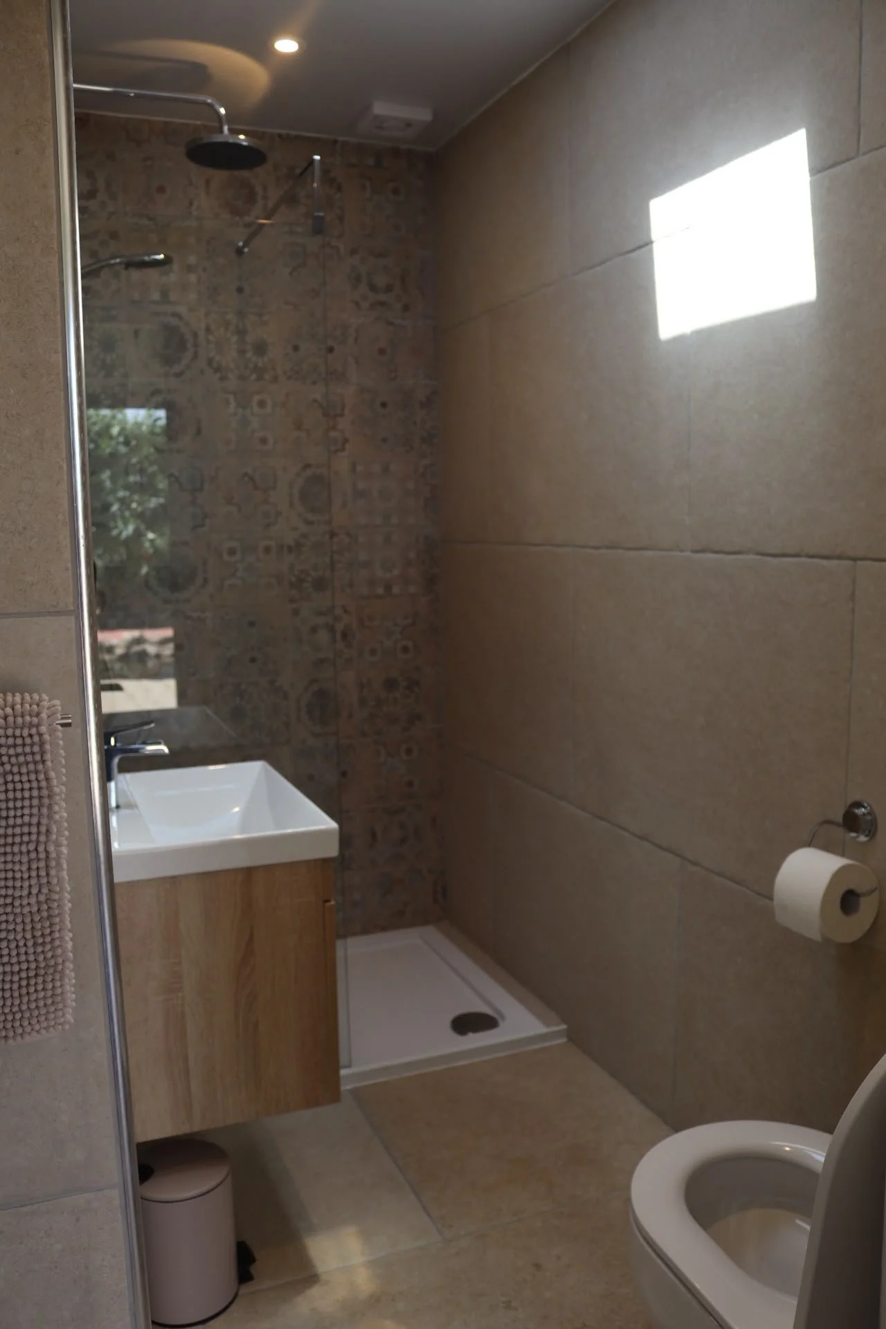 Showerroom.jpeg