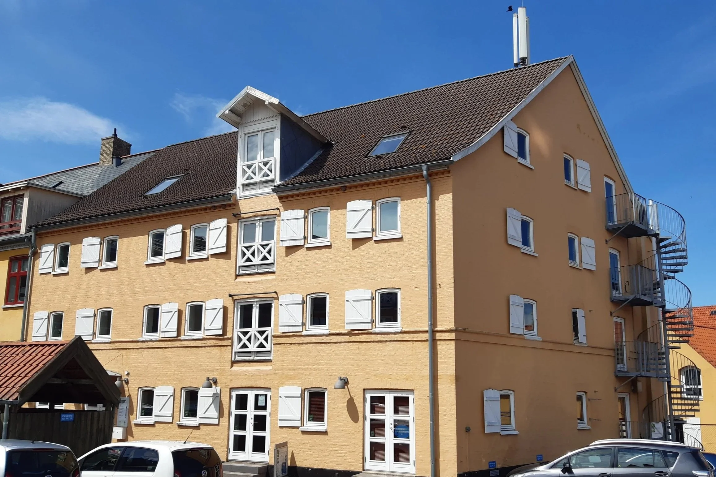 Ungekulturhuset Lucerna, huset