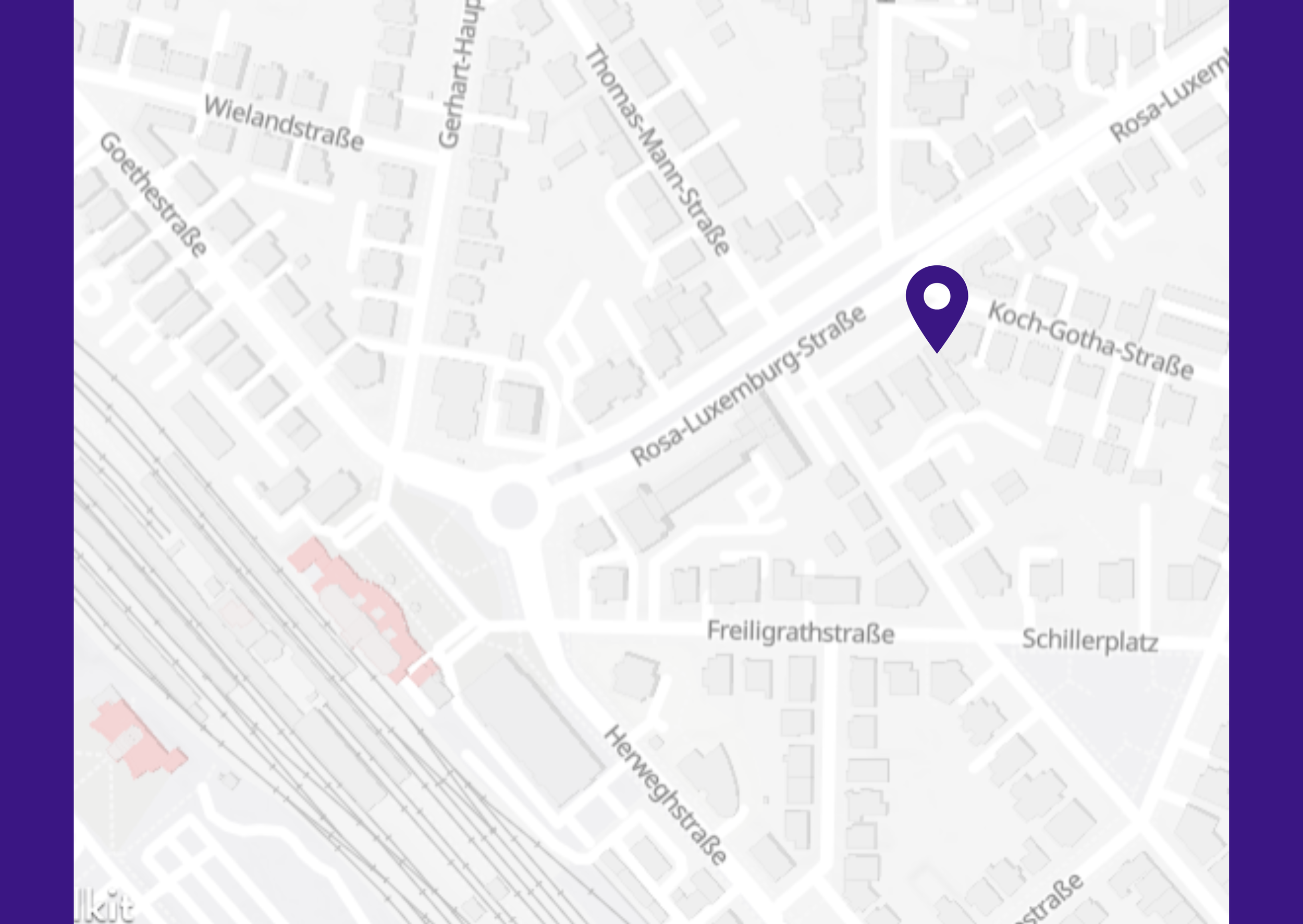 Karte mit einem Standortmarker auf der Straße Koch-Gotha-Straße in einer Stadt, mit umliegenden Straßen wie Rosal-Luxemburg-Straße und Freiligrathstraße. Das Bild ist unscharf.