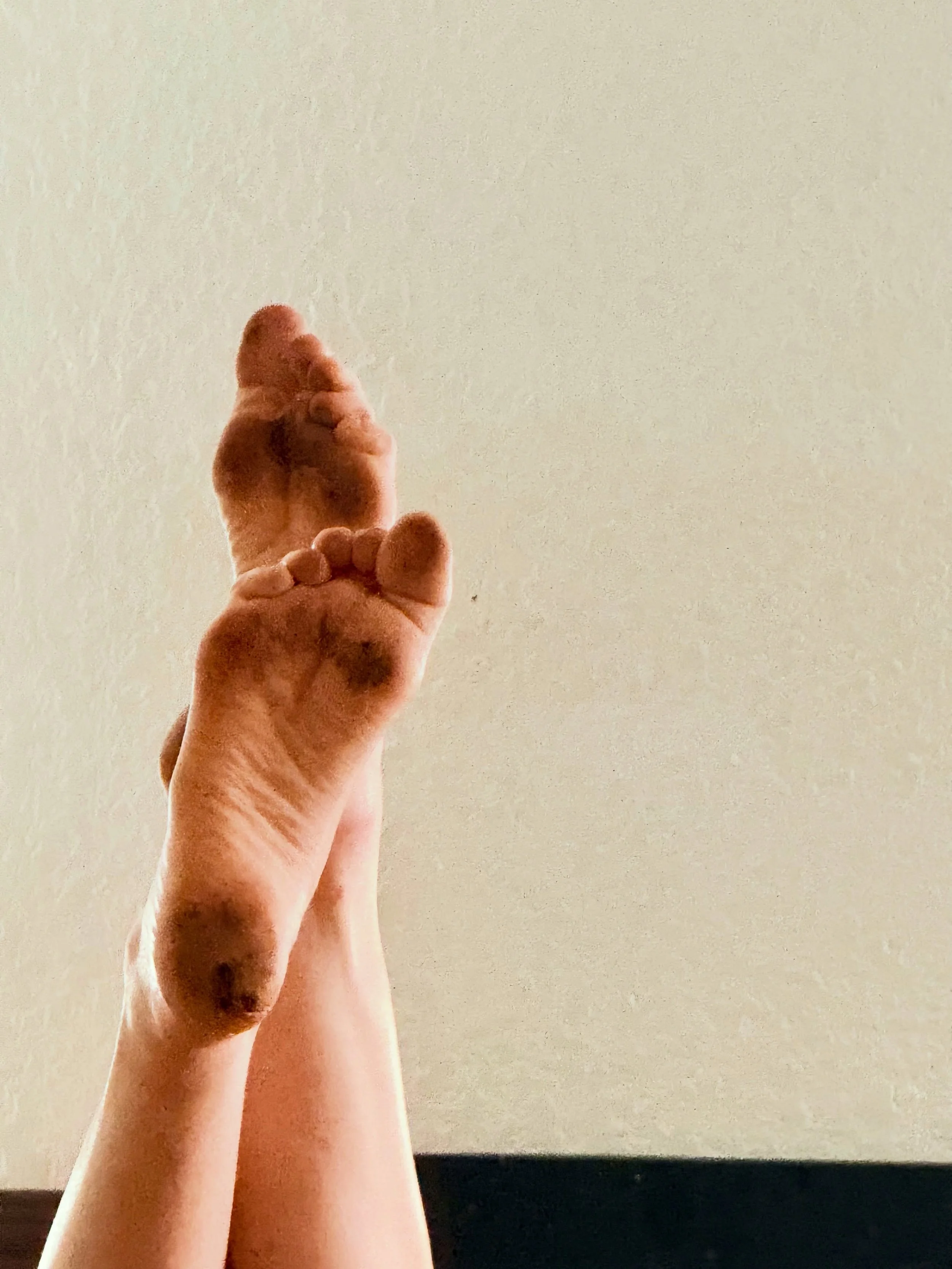 Dirty dirty feet xx 💋 

#barefoot #feetfetishgang #footfetishmodel #footmodel #footfetishnation