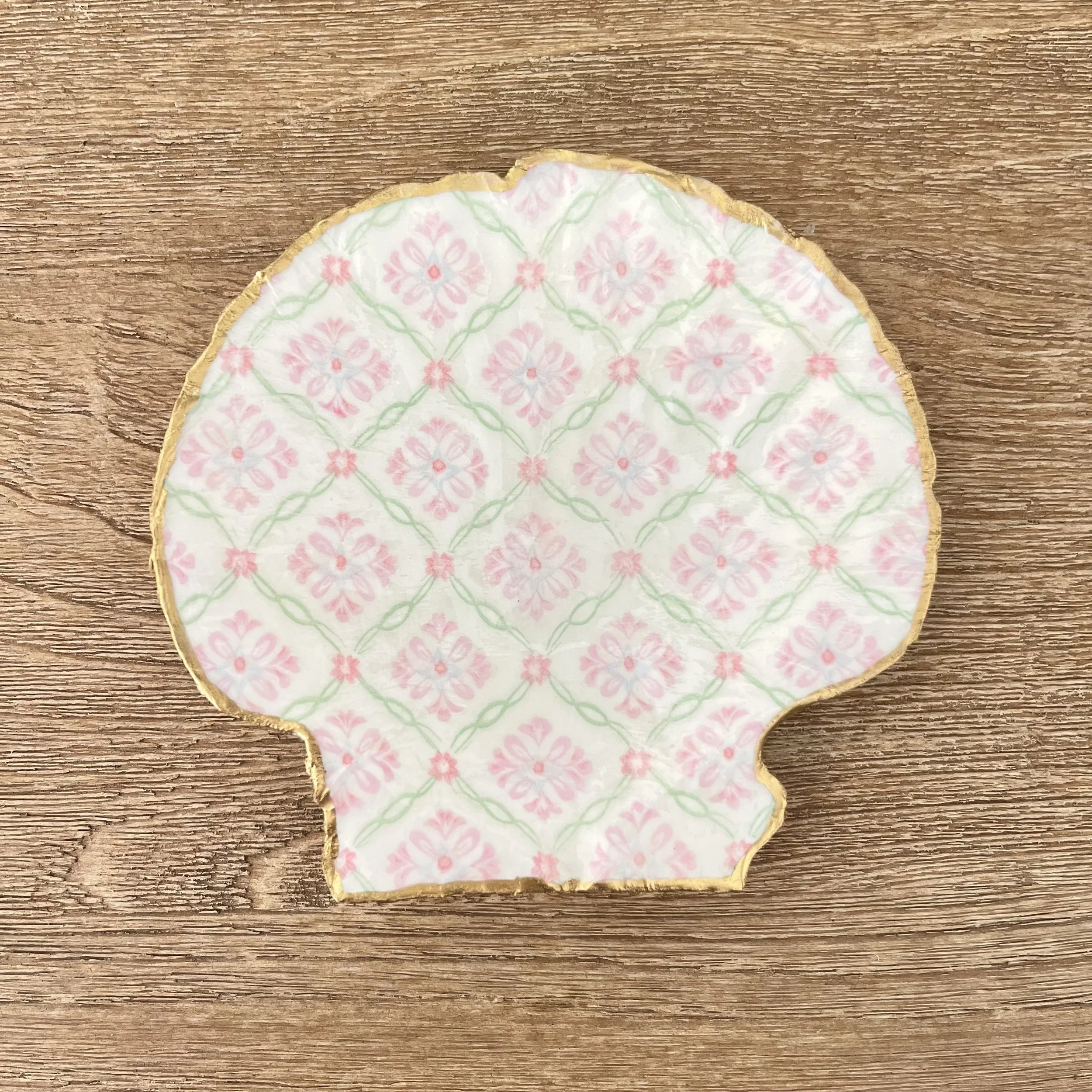 Rose Trellis Shell Dish