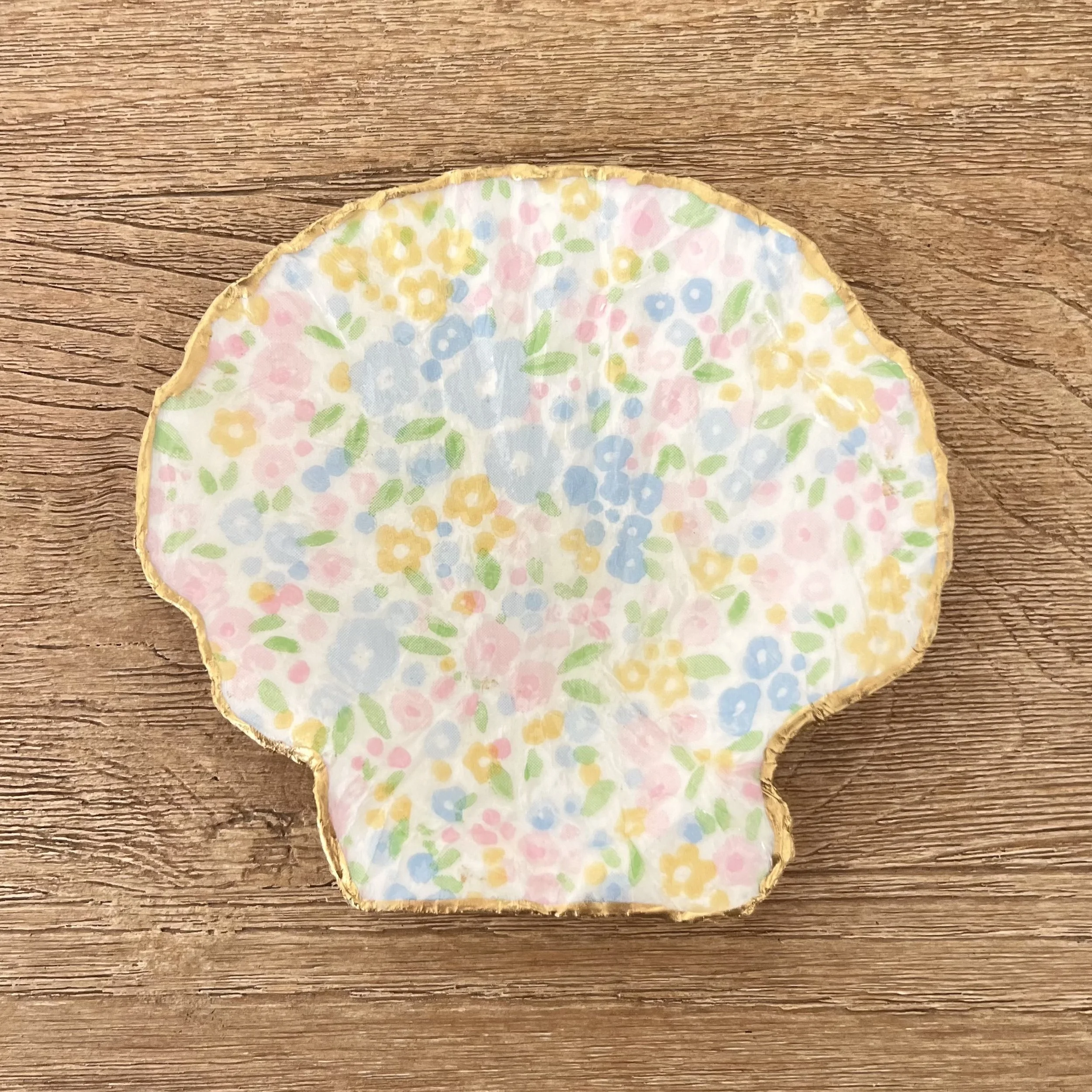 Playful Poppy Shell Dish
