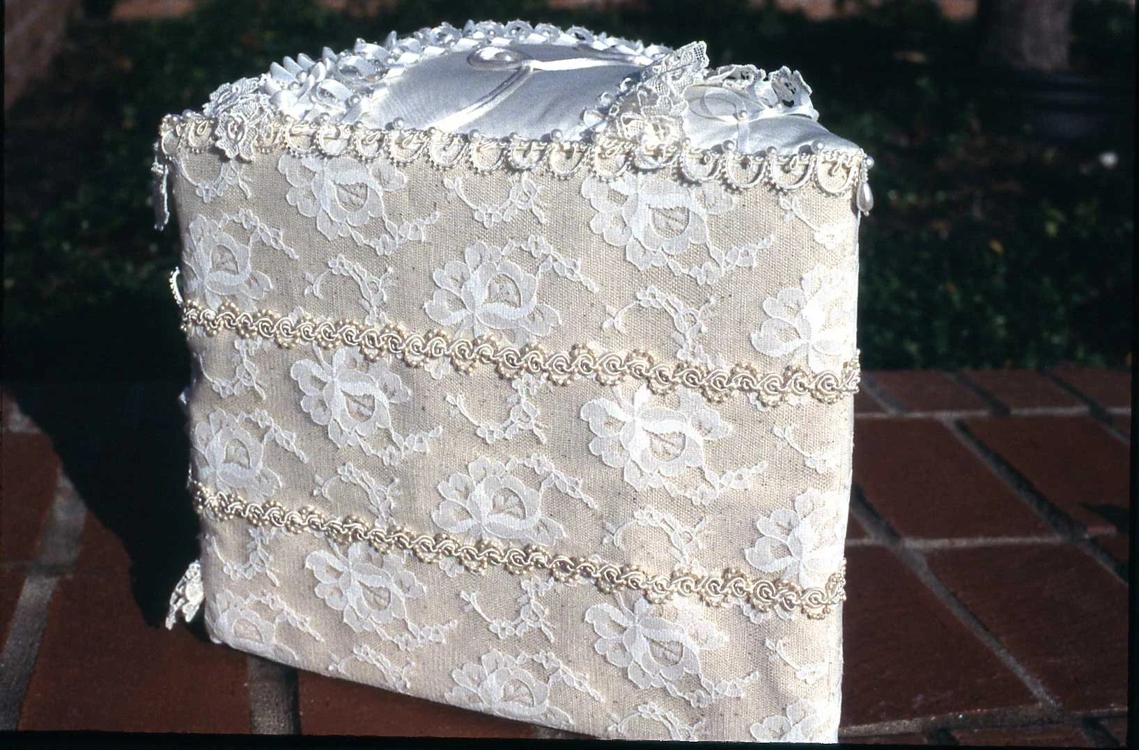 Lynne-Dees-Quilts-Quilted-cake-slice-side.jpg