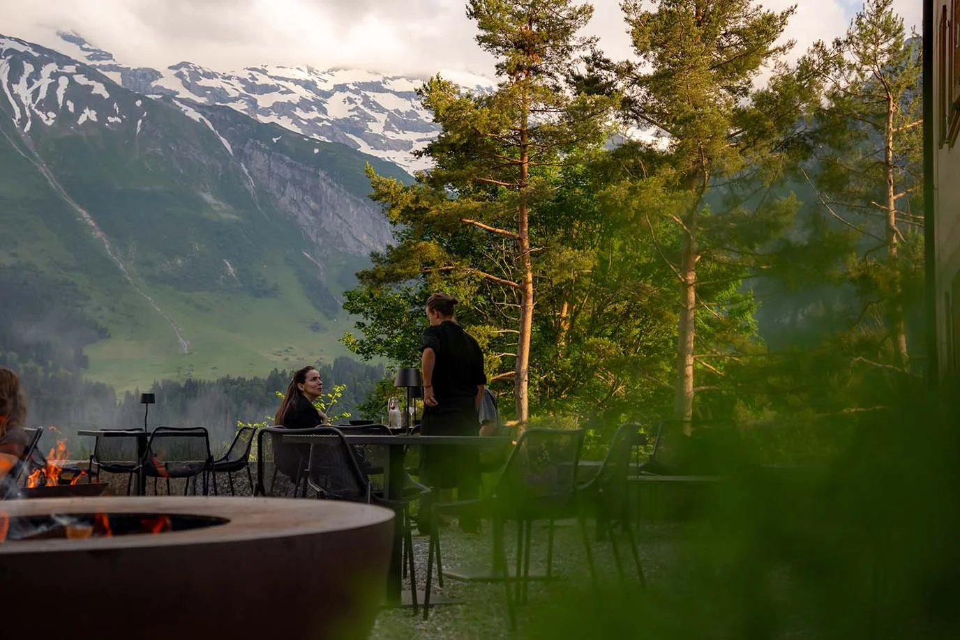 corporate-retreat-evening-fireside-switzerland.jpg