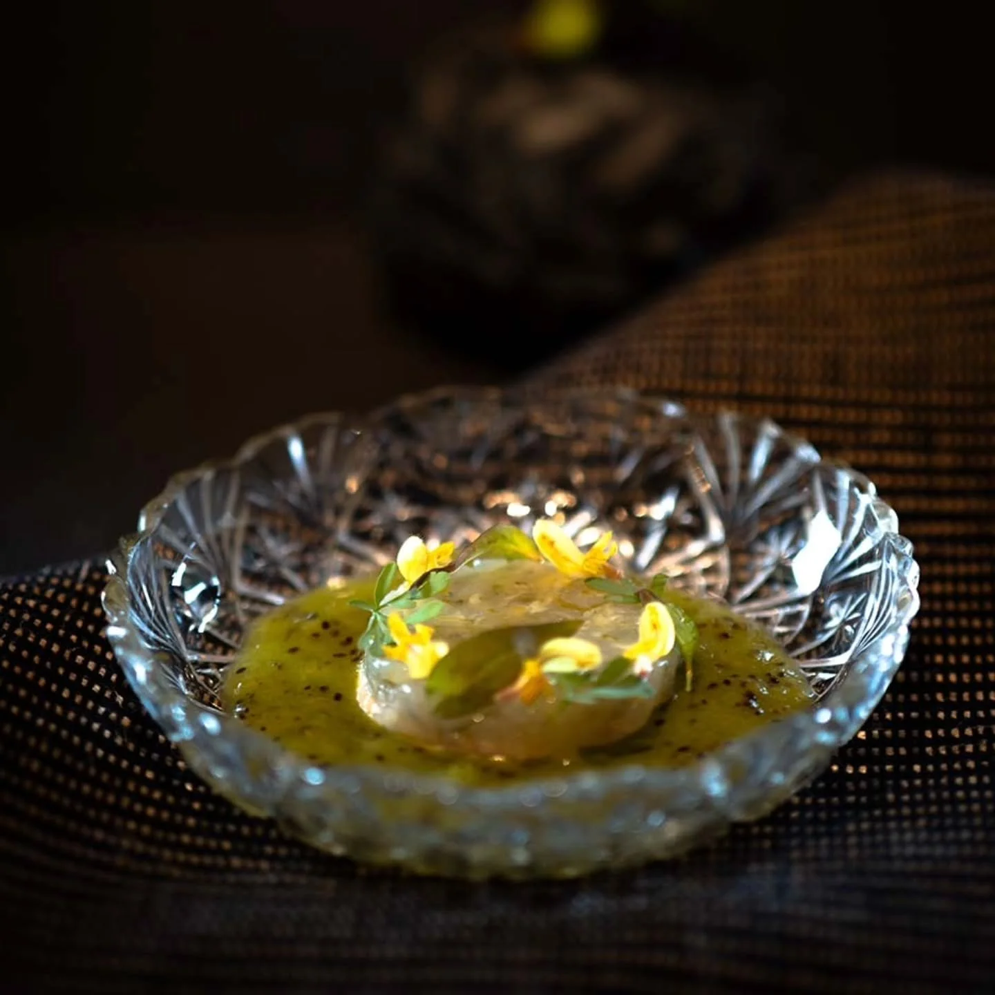 &mdash; Nature sets our rhythm &mdash;

Nature sets our rhythm - we choose the path of radical seasonality.

The synergy of our own harvest, wild foraging, and handpicked
producers gives our dishes their unmistakable, honest depth.

Here, the ingredi