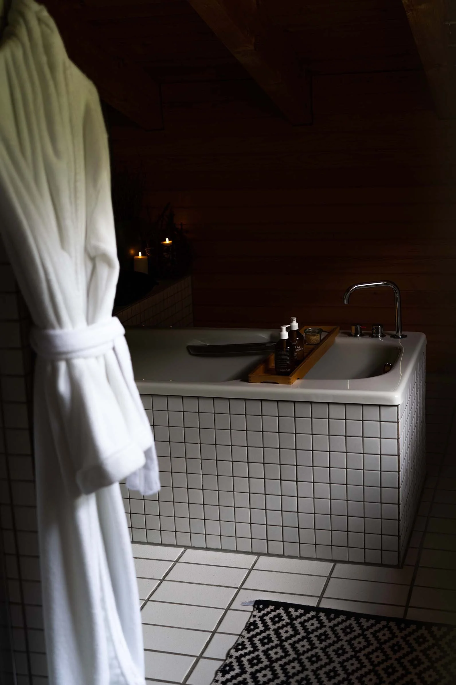 alpine-hotel-suite-private-bathroom.jpg