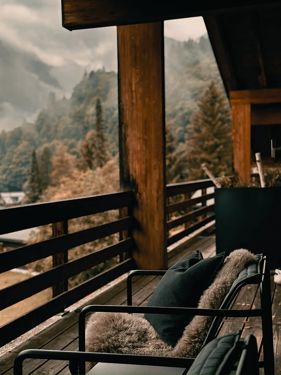 hotel-suite-balcony-mountain-view-engelberg.jpg