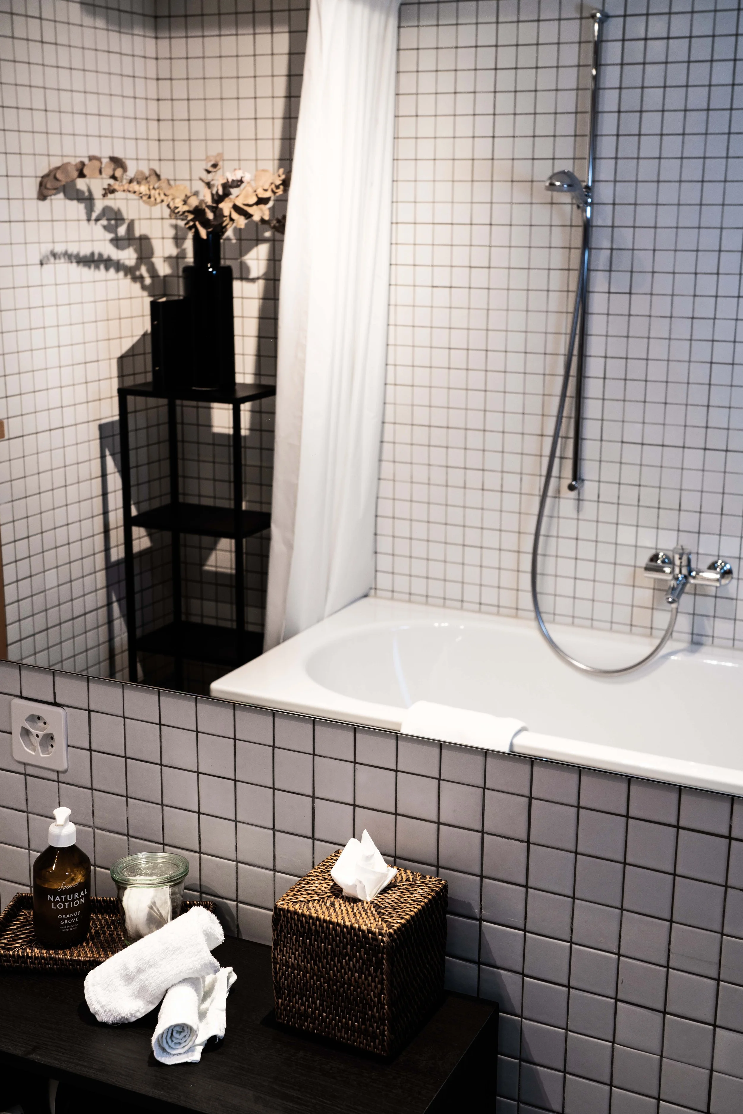 hotel-suite-bathroom-organic-products-alps.jpg