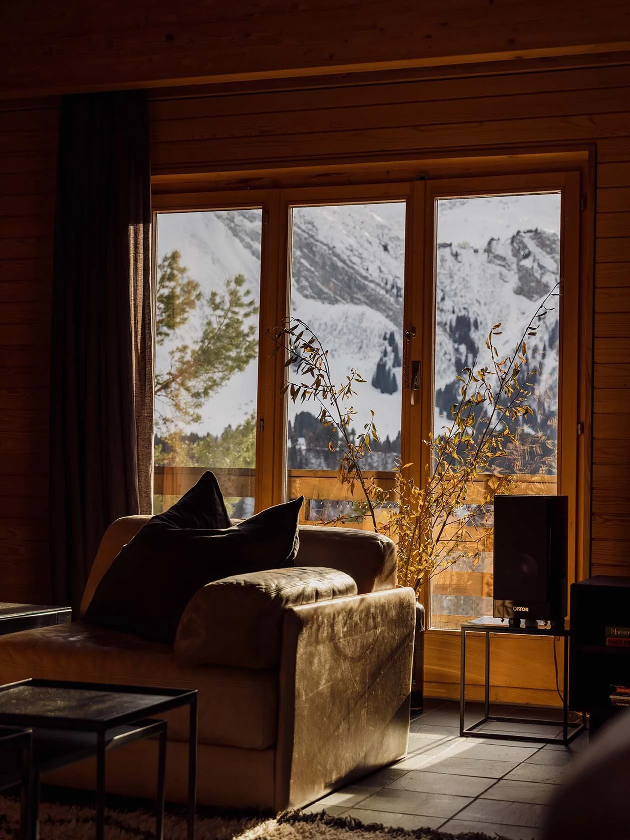 boutique-hotel-living-room-switzerland.jpg