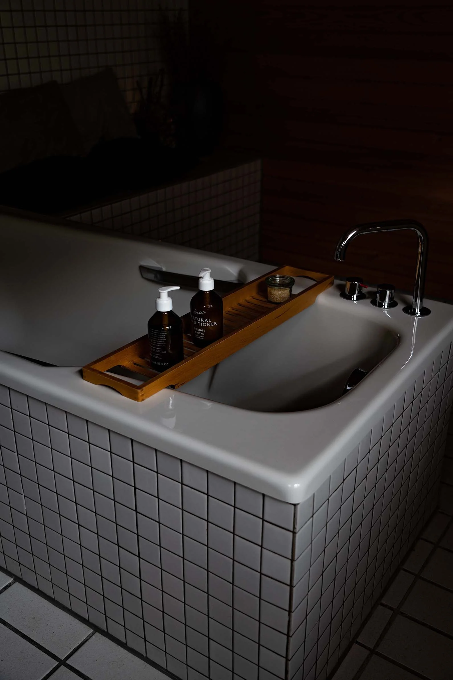 luxury-suite-bathtub-engelberg-switzerland.jpg
