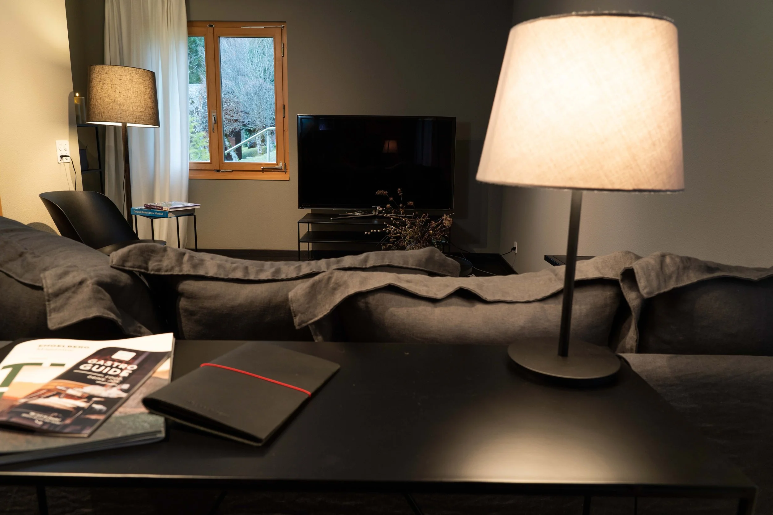 luxury-hotel-suite-lounge-engelberg.jpg