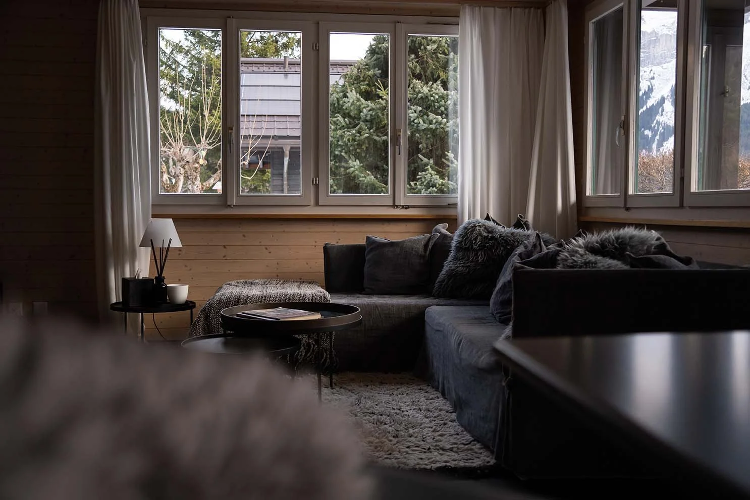 self-catering-chalet-lounge-switzerland.jpg