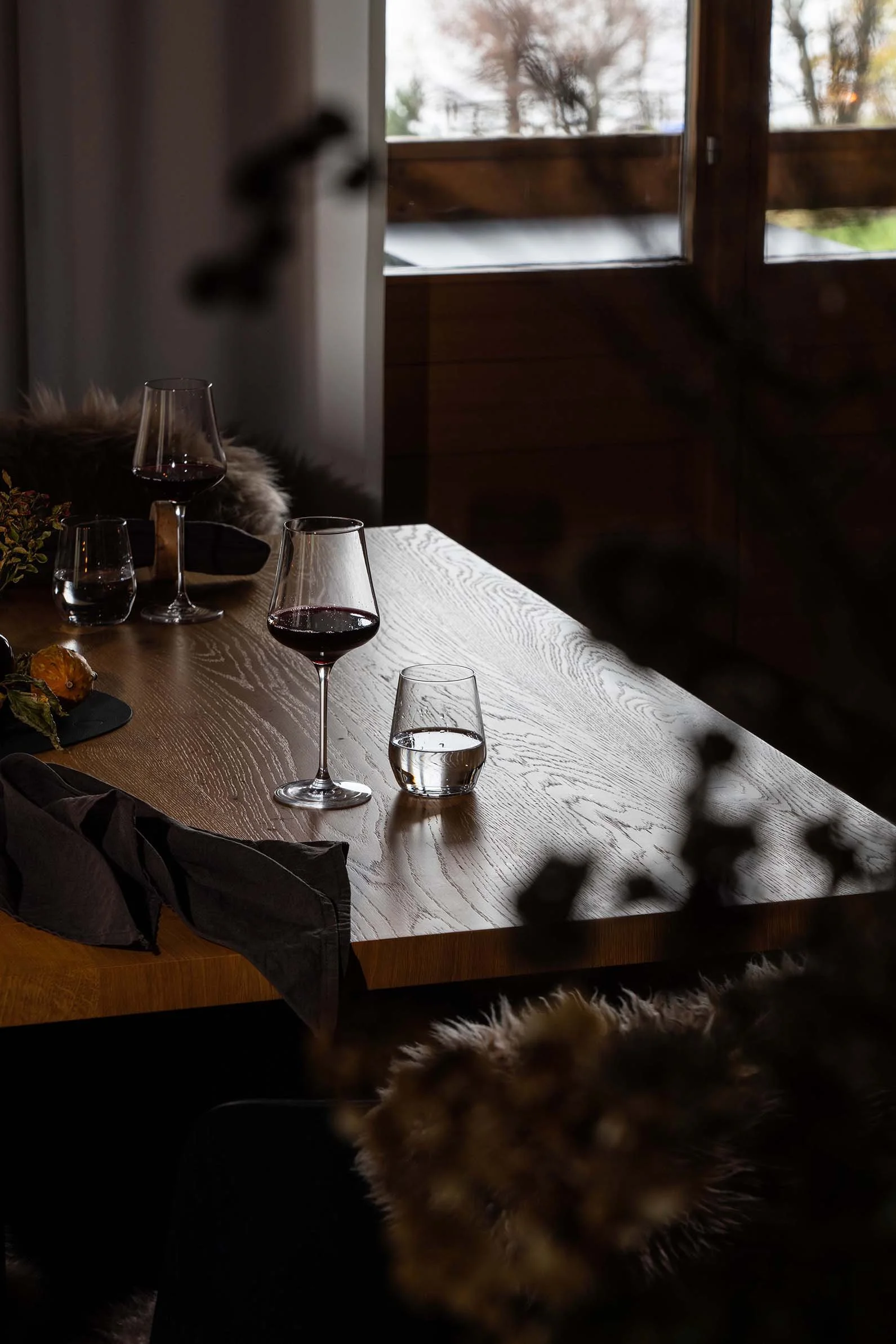 red-wine-glasses-alpine-dining-table.jpg