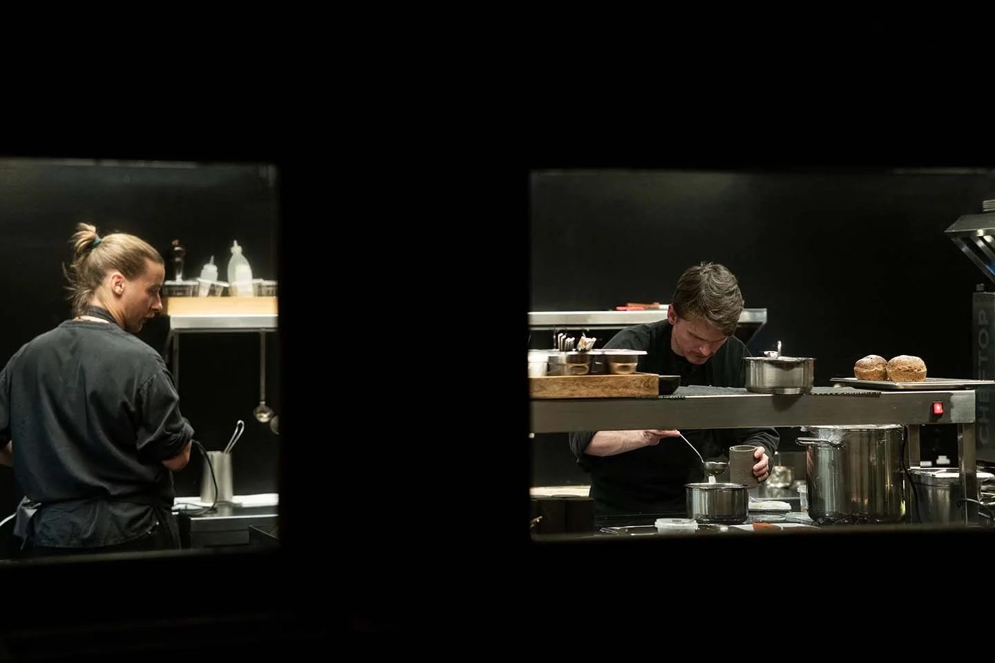 open-kitchen-dining-experience-switzerland.jpg