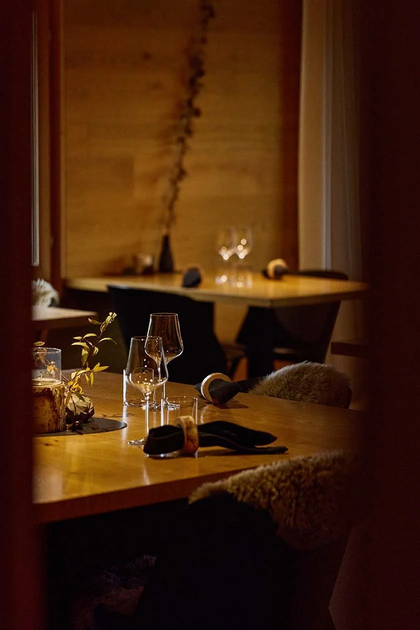 private-wine-tasting-table-switzerland.jpg