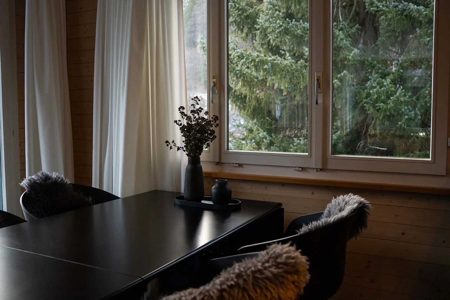 chalet-dining-table-mountain-view-switzerland.jpg