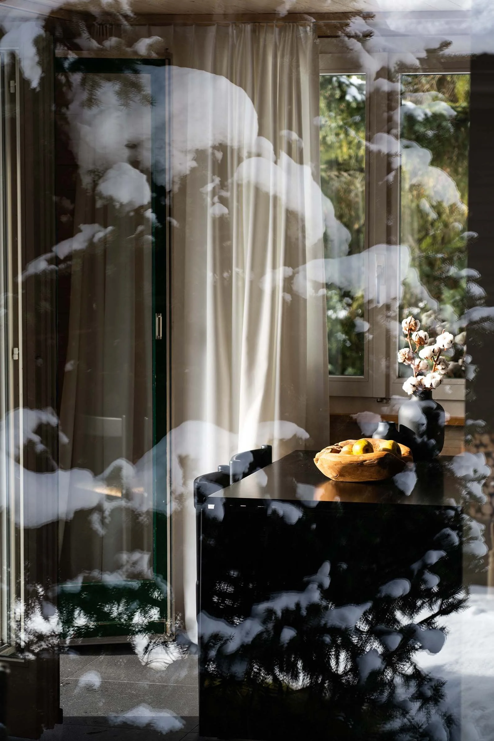 winter-wonderland-chalet-switzerland.jpg