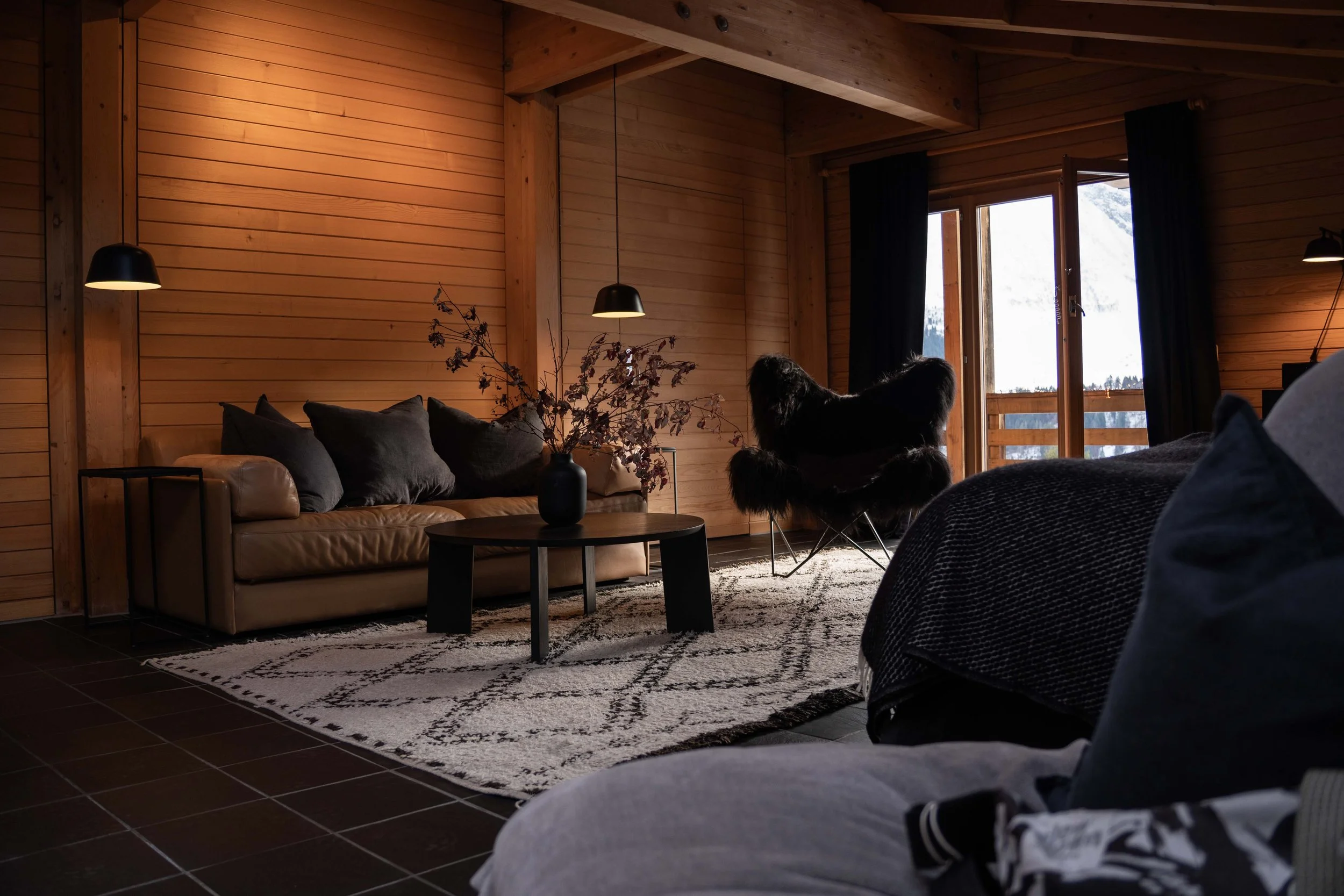 luxury-hotel-suite-lounge-ski-resort.jpg