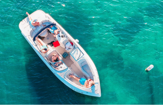 boating at lake koocanusa madera ranch resort BC