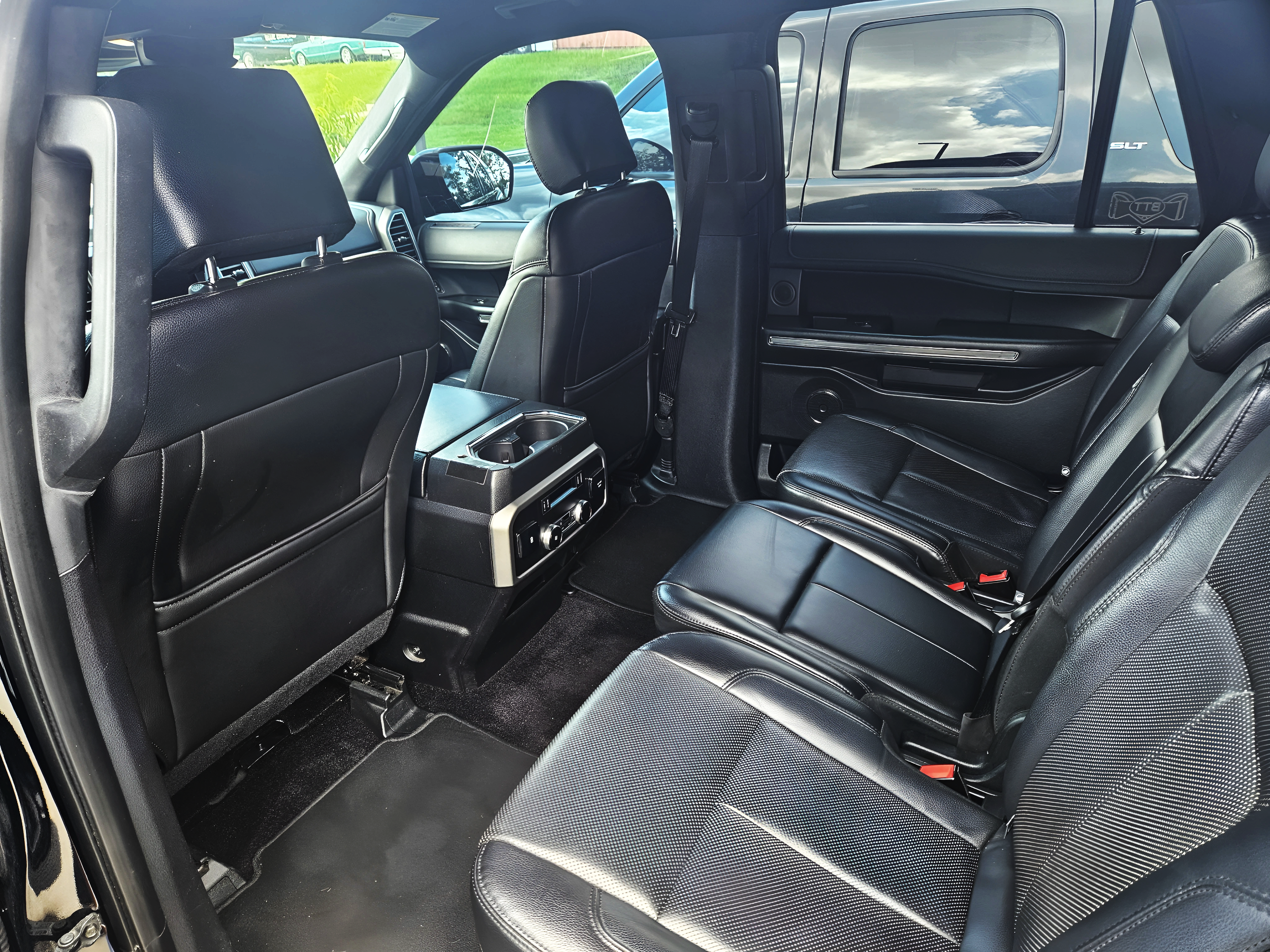 Expedition_interior_.png