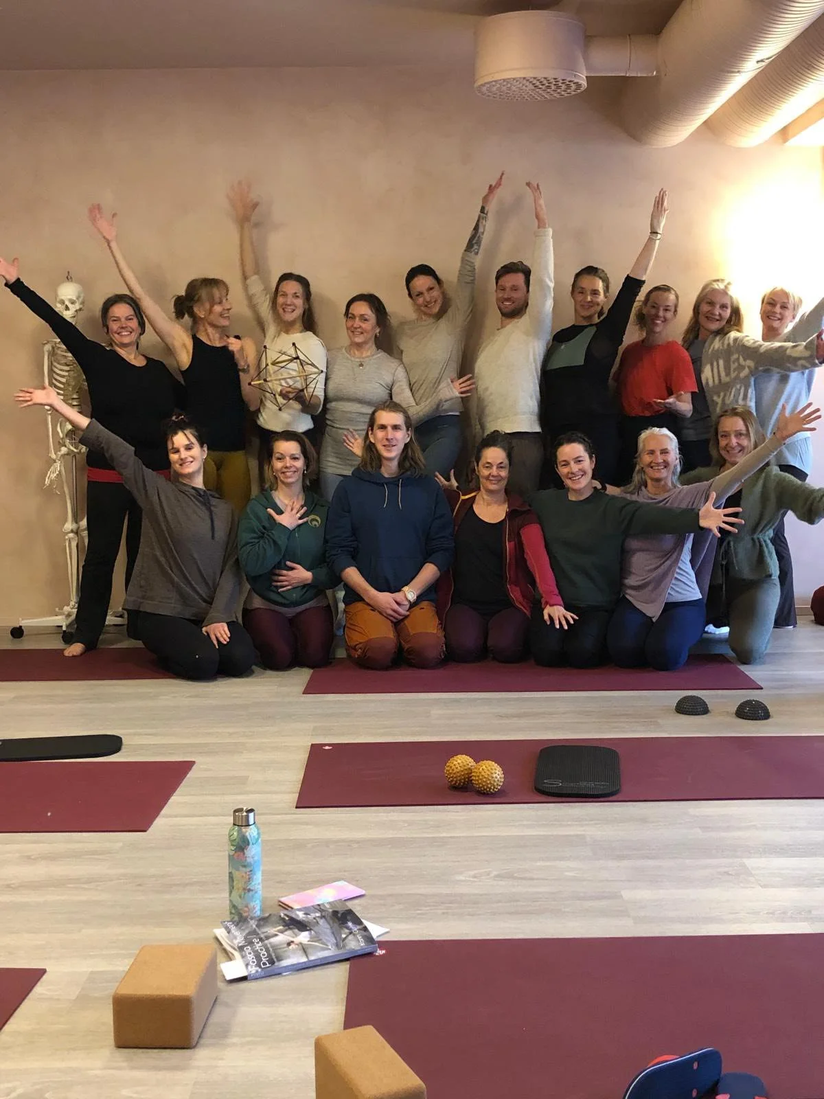 So happy to have been back at Yoga Livet in Oslo again this past weekend. Hosted by my dear friend Therese HansenBergen Body Work to teach FAMO Practice 1.

It was movement, movement and more movement! Deep embodiment, profound learning and so much c
