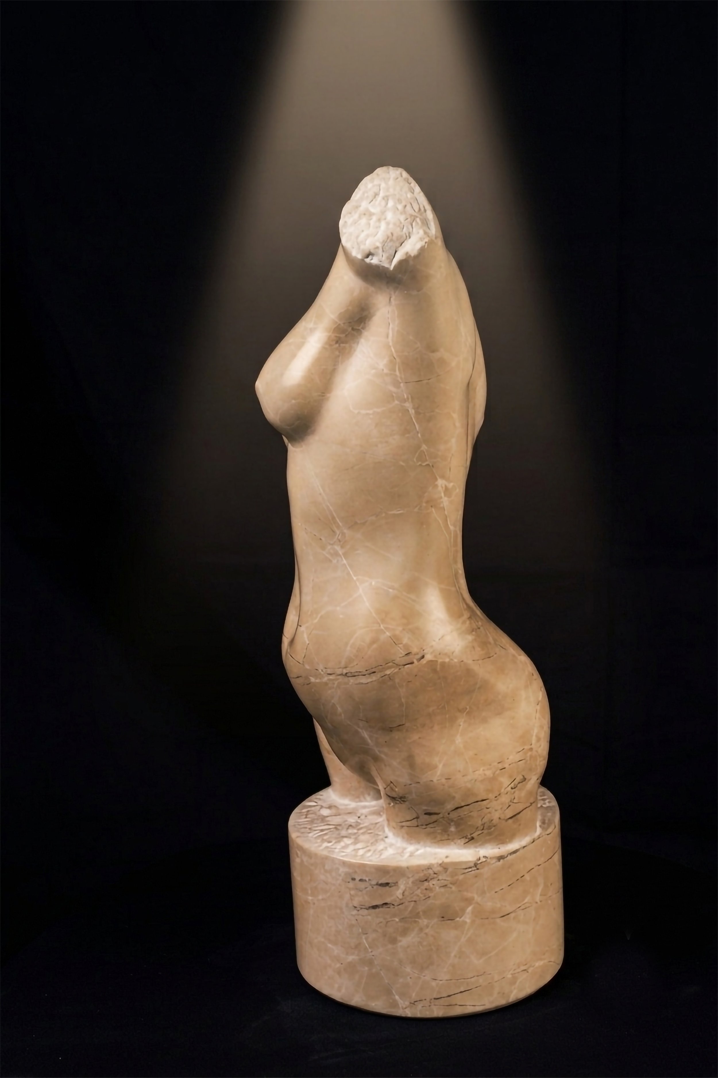 studio-raul-abad-torso-al-amanecer-escultura-marmol-perfil.jpg