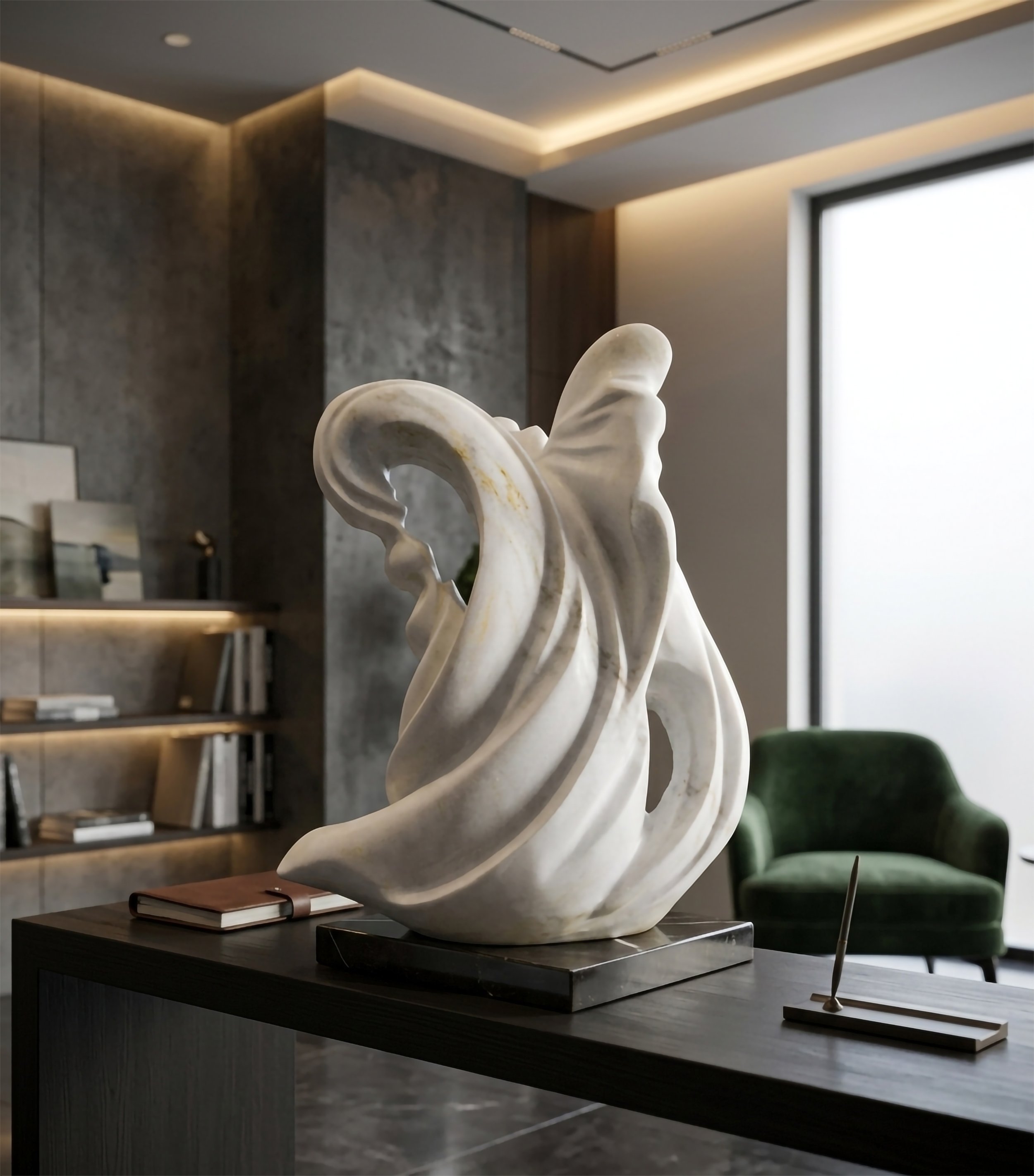 Escultura de mármol blanco 'El Reto', tallada a mano por el escultor Raúl Abad. Obra de escultura contemporánea única.