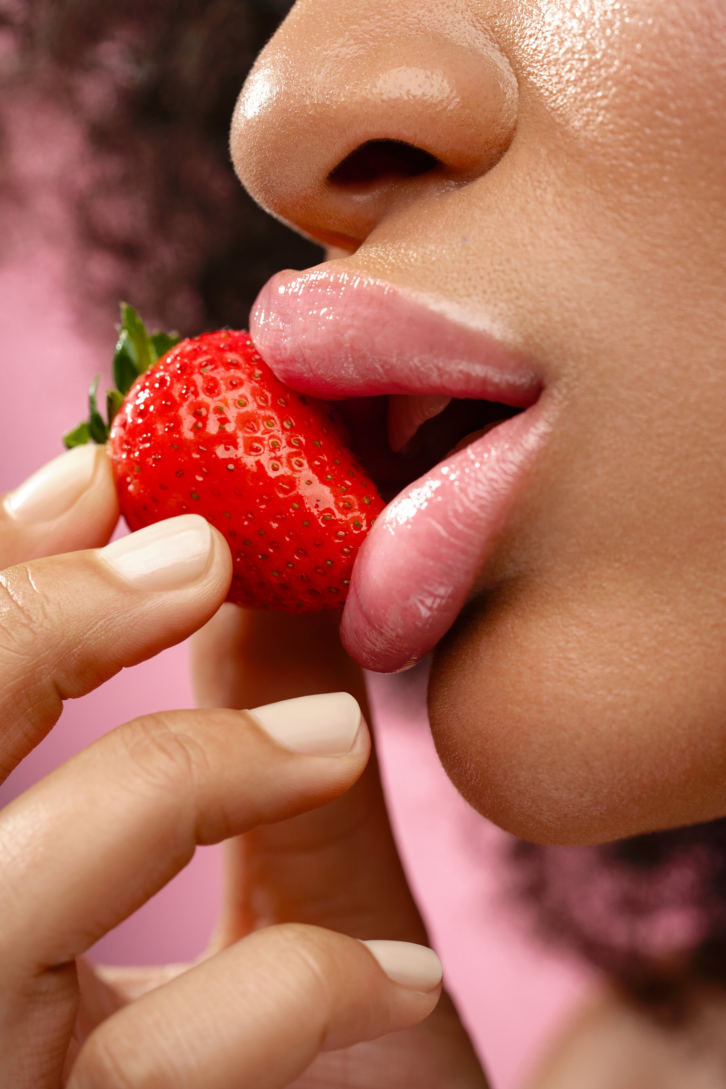 05_05_MODEL_STRAWBERRY_MOCHI.jpg