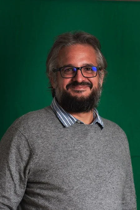 Portrait de Guillaume de Chamisso, consultant en communication à Sainte-Anne-d'Auray. Crédit : Vincent Kuntz