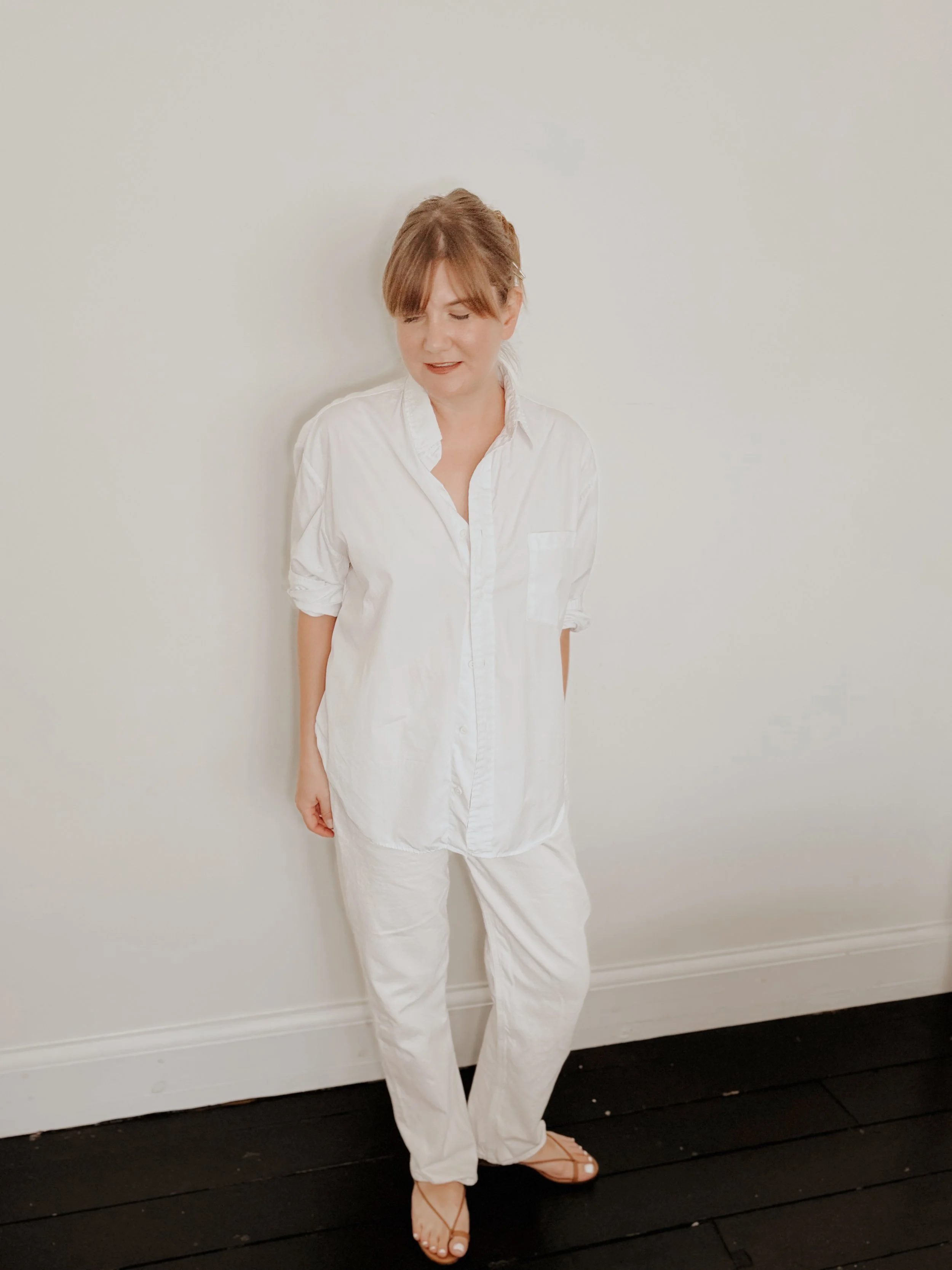 Tova Turkel wearing Agolde jeans