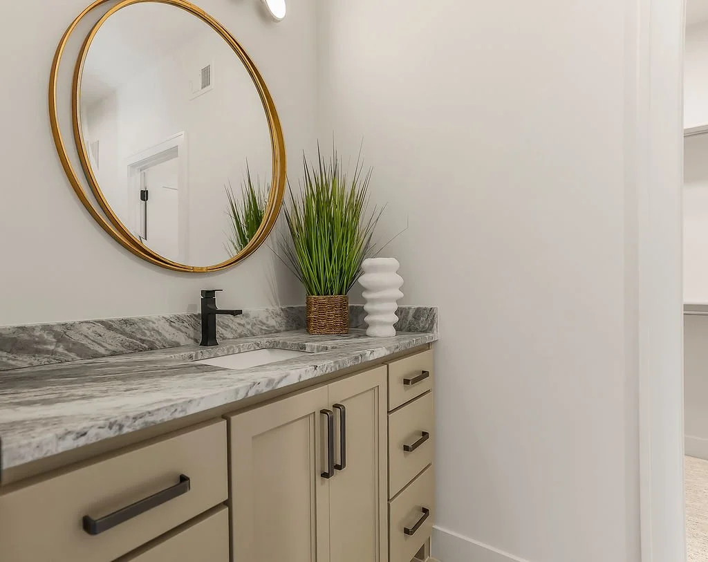 17605KNOXST36.jpg