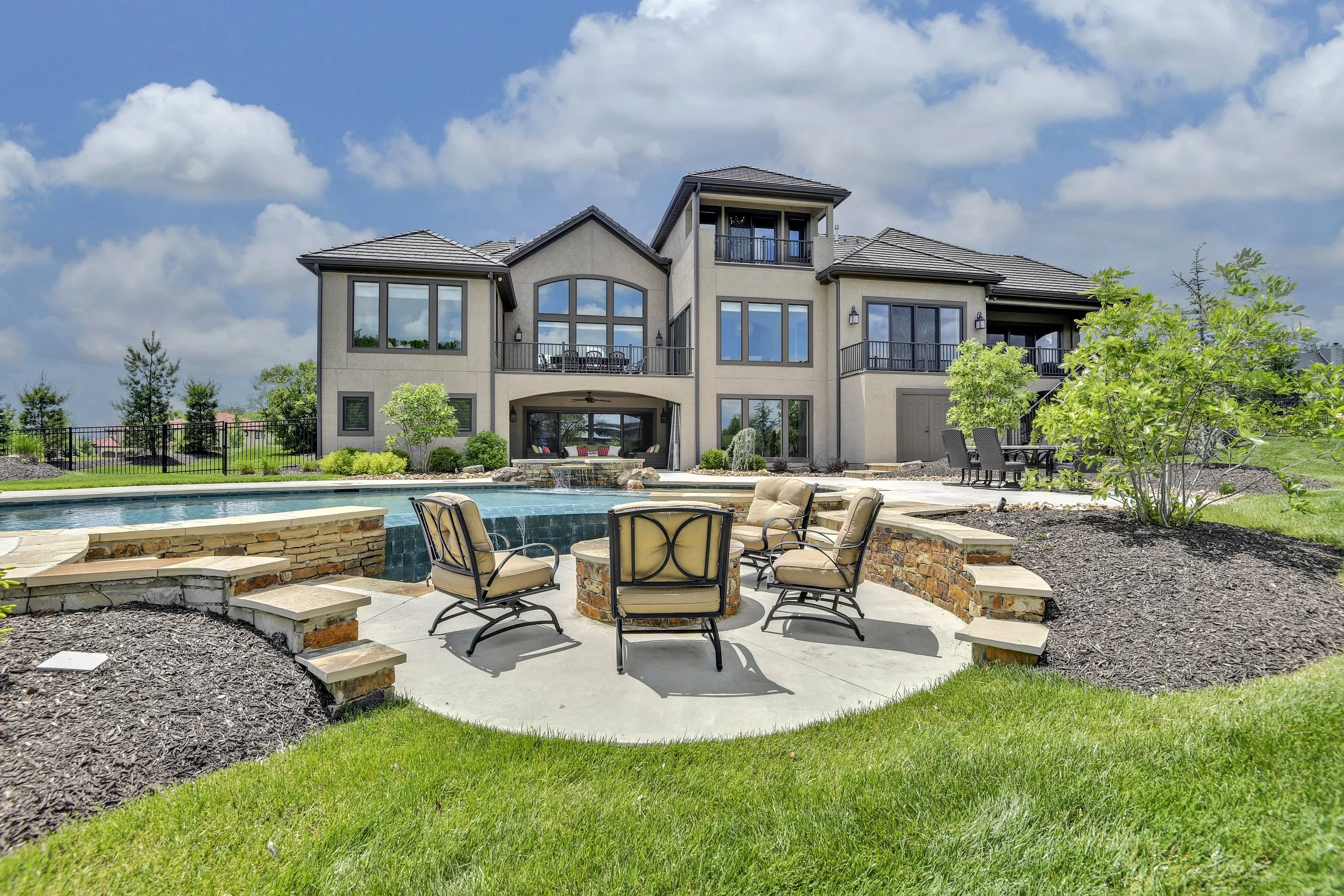Garnet_KoehlerBuildingCo__16513Bluejacket__0079.jpg