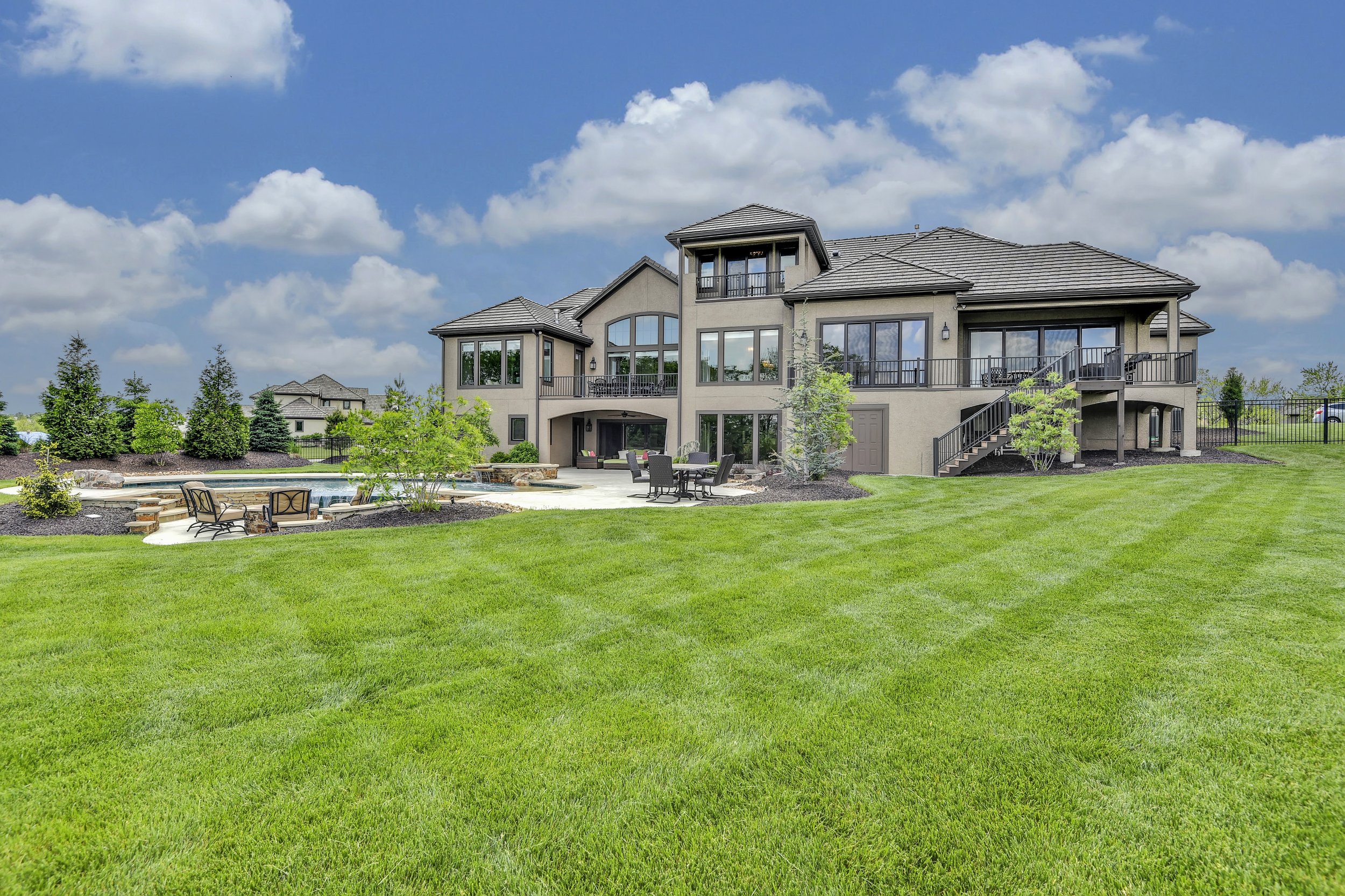 Garnet_KoehlerBuildingCo__16513Bluejacket__0082.jpg