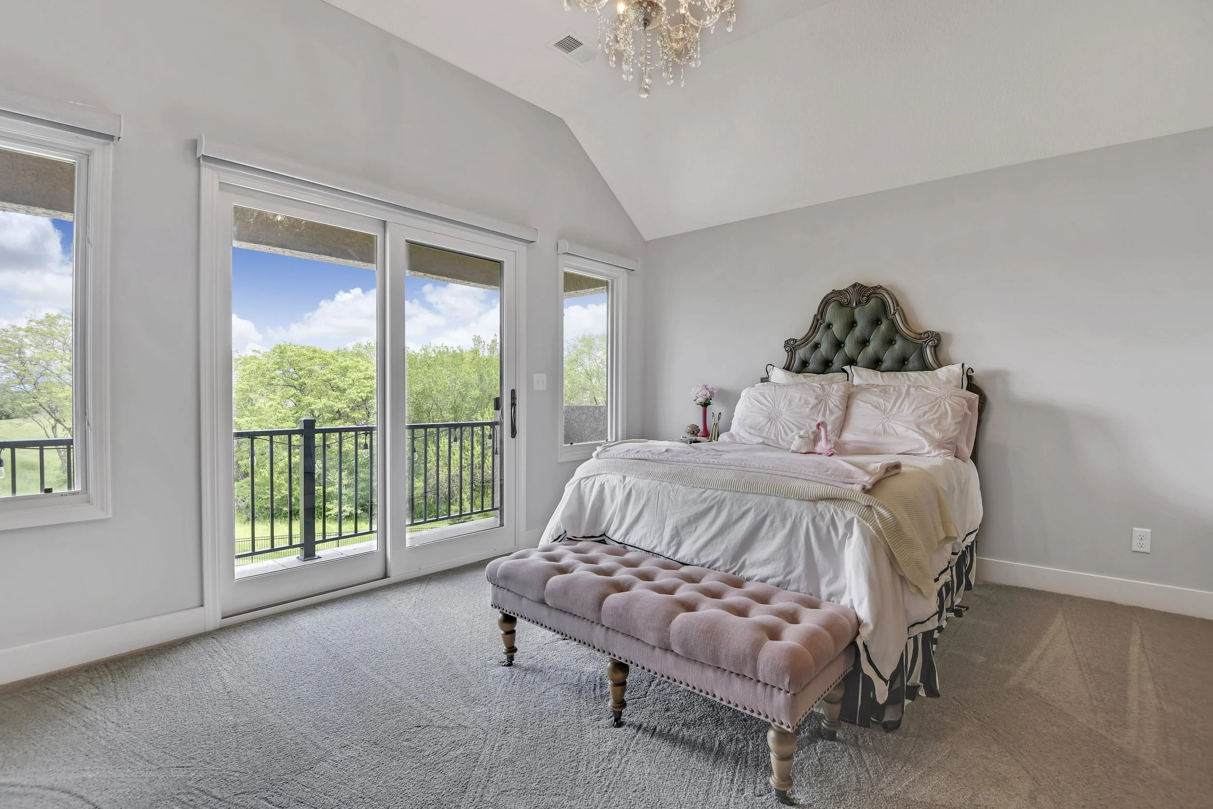 Garnet_KoehlerBuildingCo__16513Bluejacket__0017.jpg