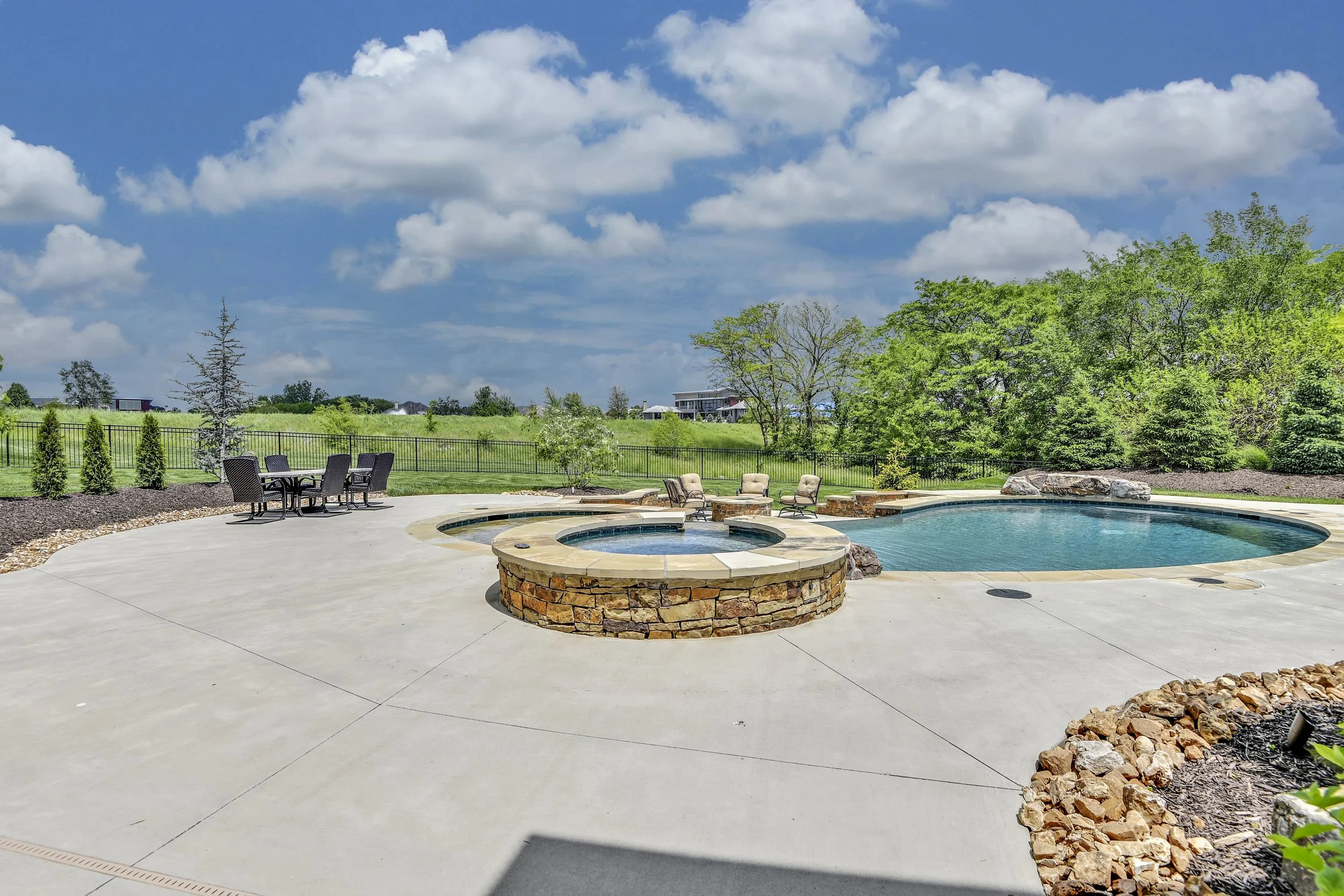 Garnet_KoehlerBuildingCo__16513Bluejacket__0076.jpg