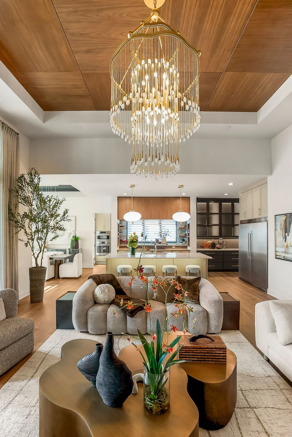 17605KNOXST07.jpg