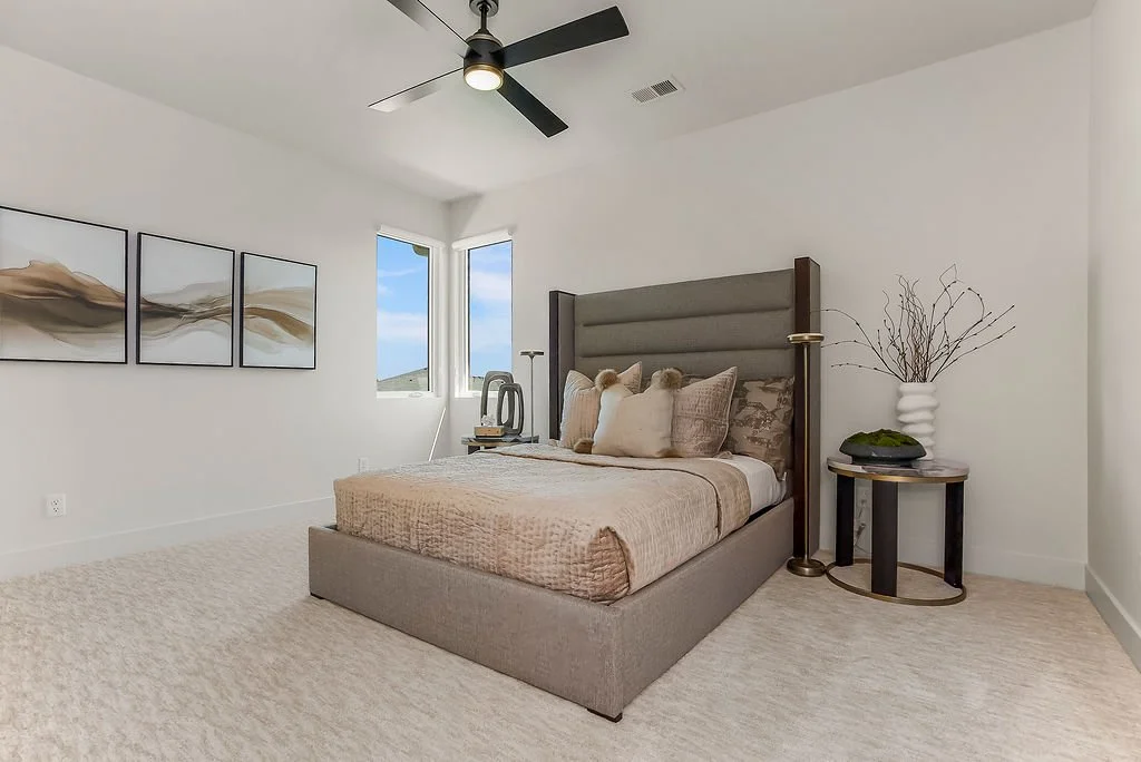 17605KNOXST52.jpg