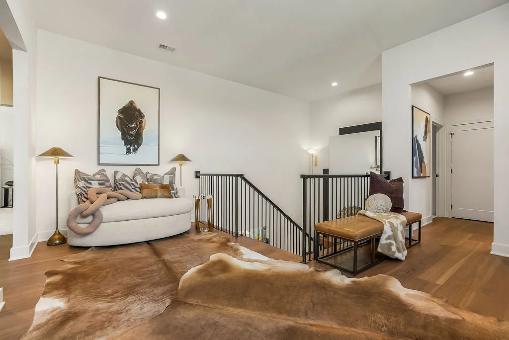 17605KNOXST33.jpg