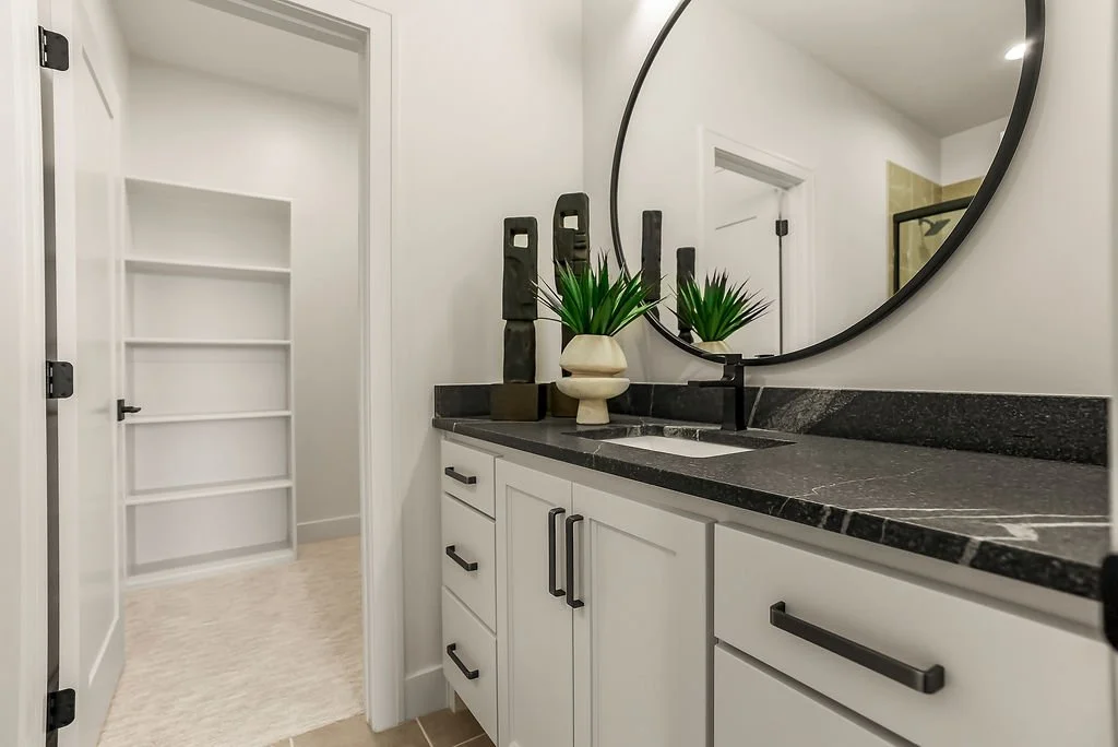 17605KNOXST53.jpg