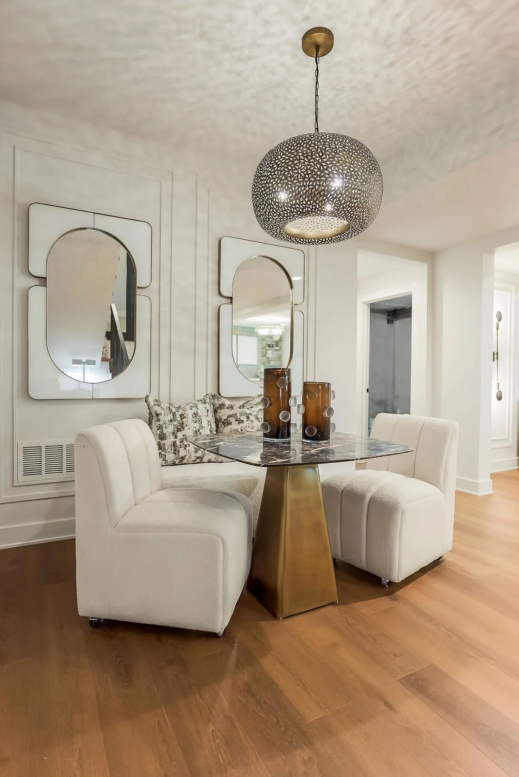 17605KNOXST40.jpg