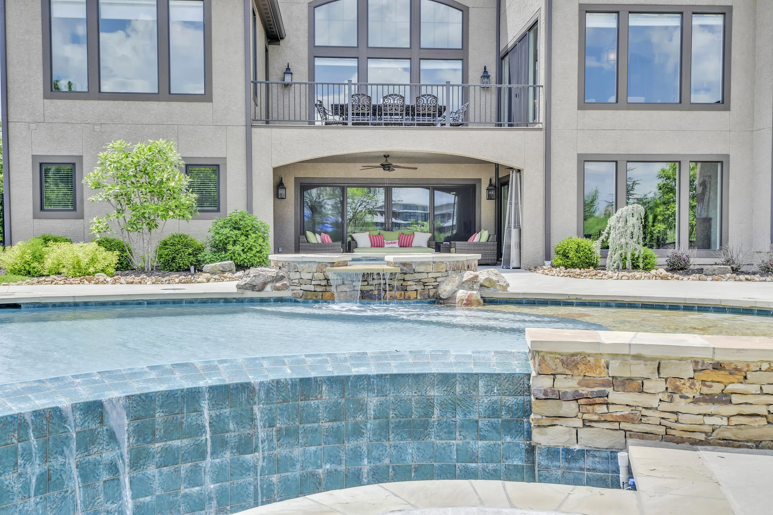 Garnet_KoehlerBuildingCo__16513Bluejacket__0080.jpg